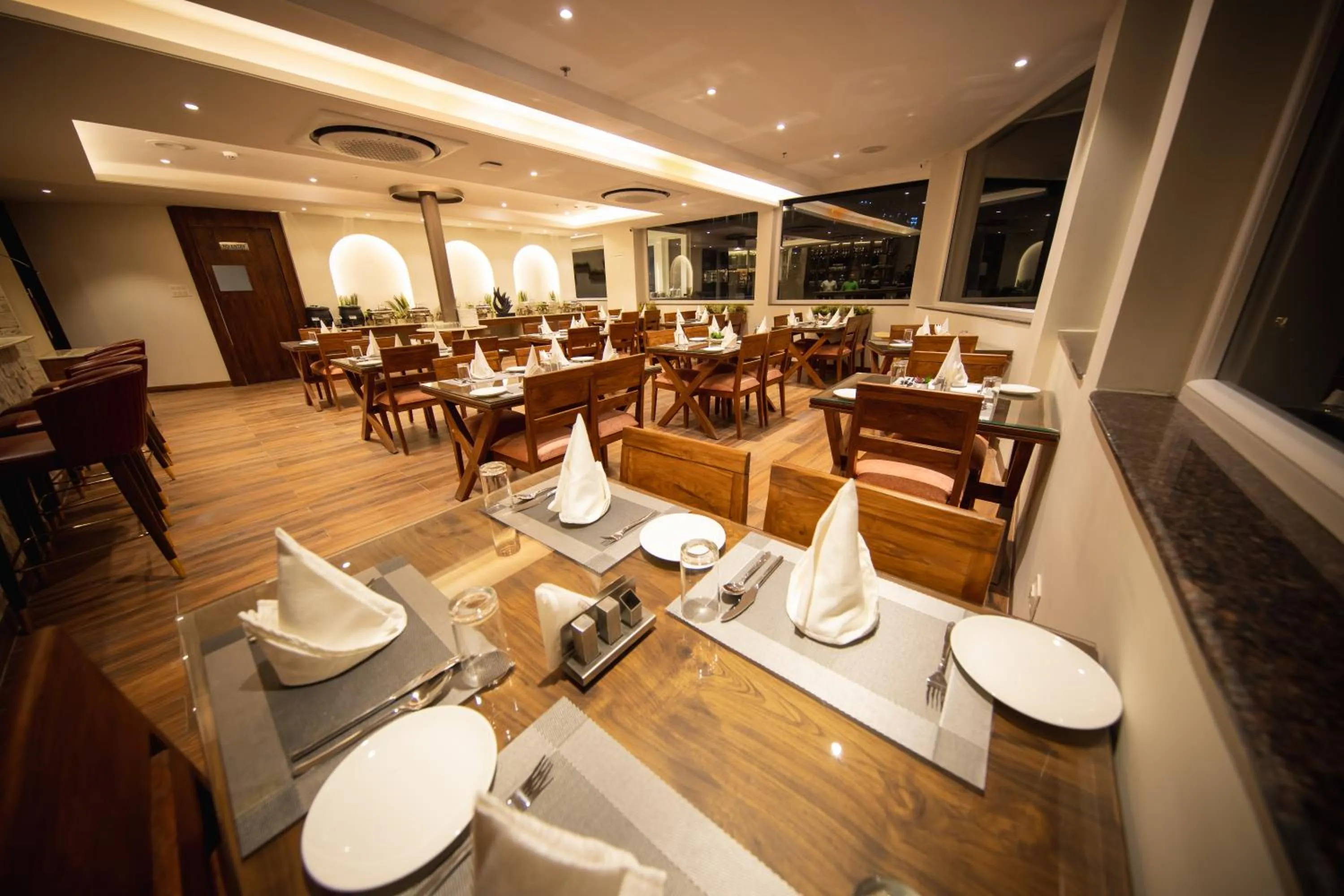 Restaurant/places to eat in juSTa Grand View Resort & Spa, Manali