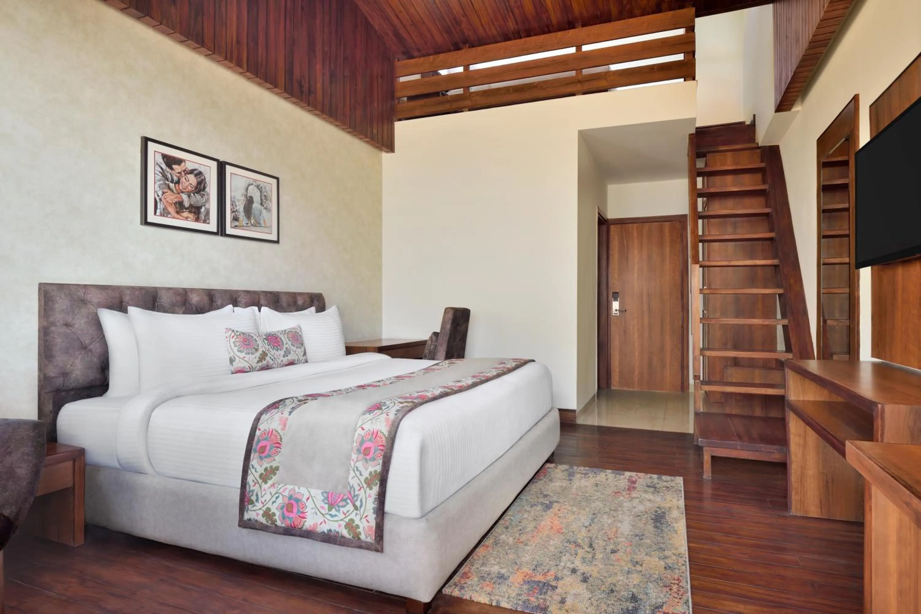 Bed in juSTa Grand View Resort & Spa, Manali