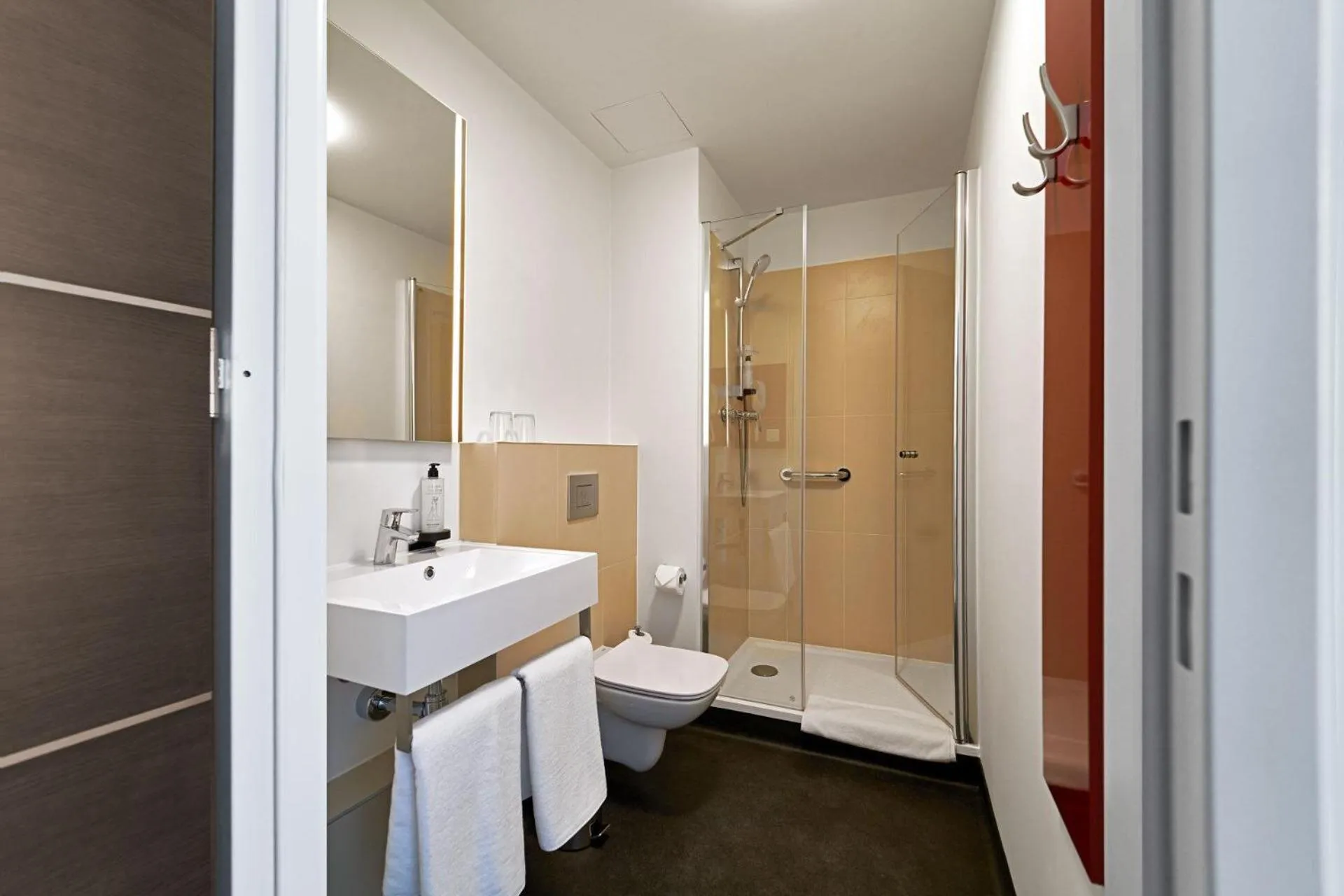 Bathroom in B&B Hotel Poznań Old Town