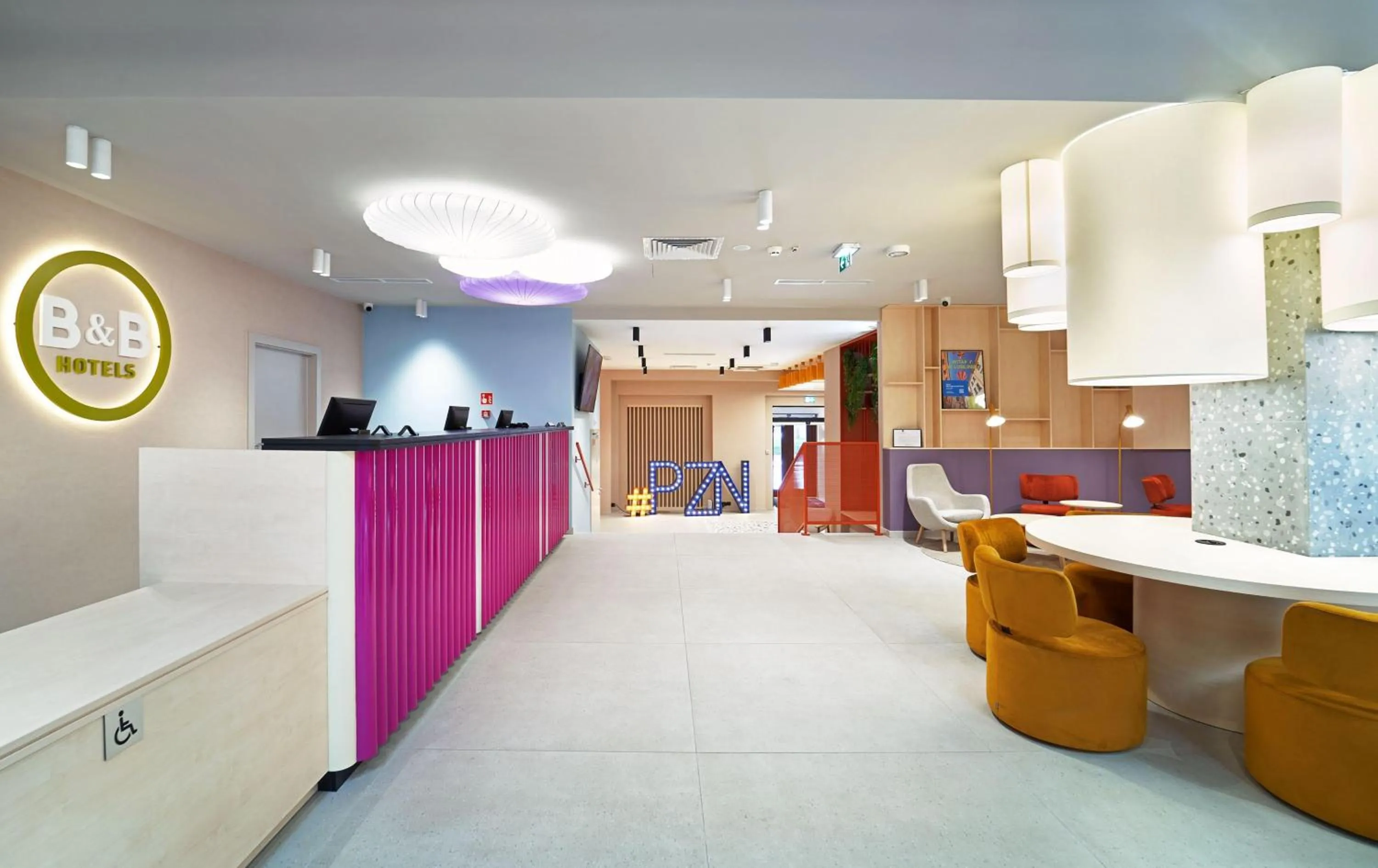 Lobby or reception in B&B Hotel Poznań Old Town