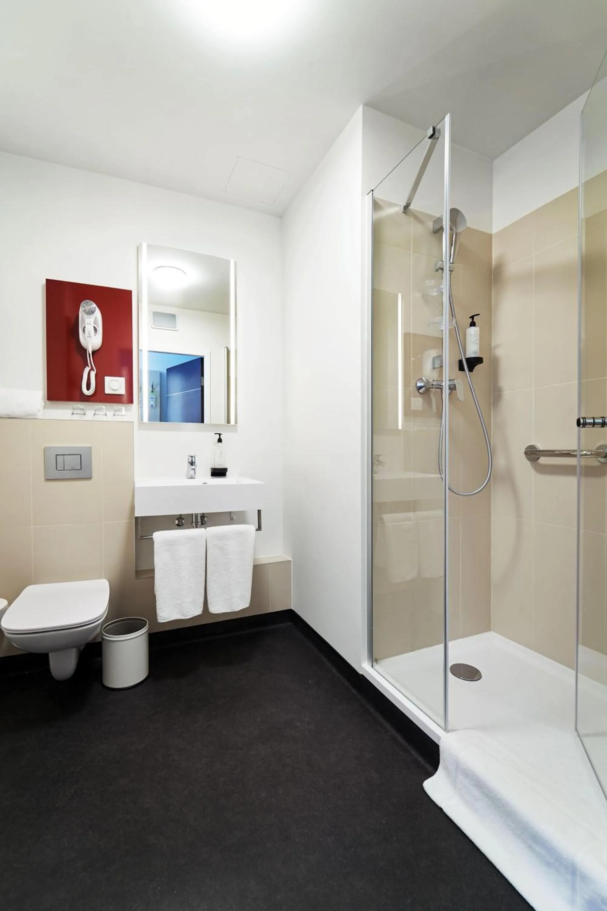 Bathroom in B&B Hotel Poznań Old Town