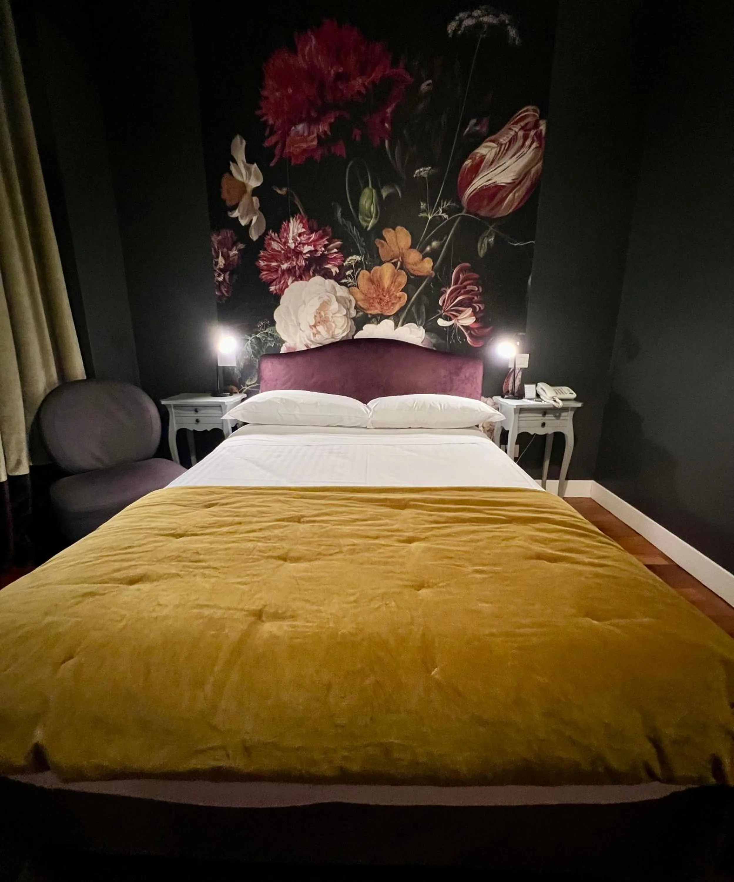 Bedroom, Bed in Hotel Fenix