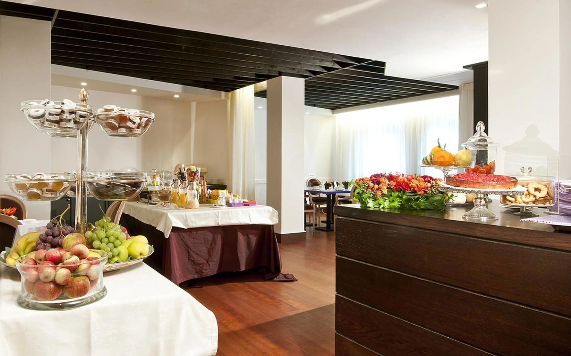 Buffet breakfast in Hotel Fenix