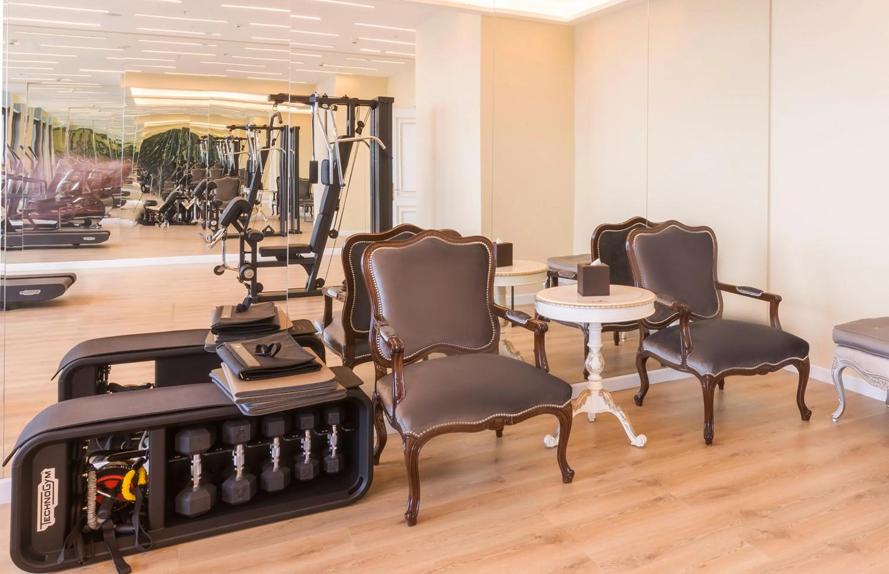 Fitness centre/facilities in Lia! by Minyoun Stars of Ulugbek