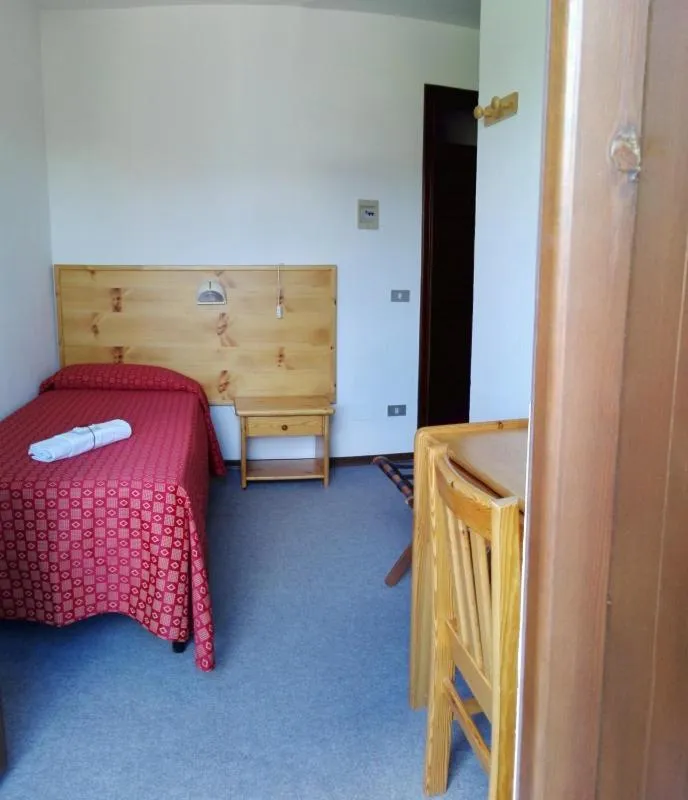 Bedroom, Bed in Hotel Saint Nicolas Gran Paradiso