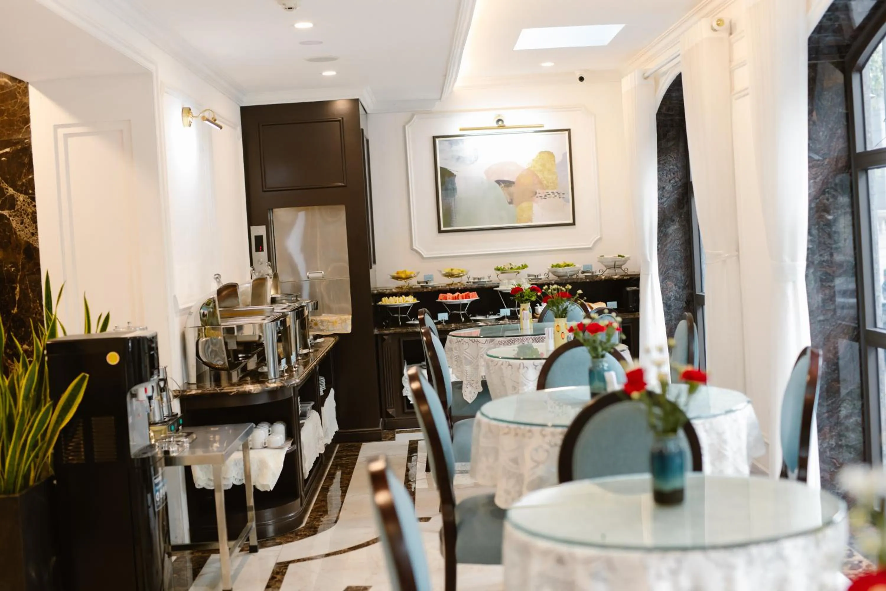 Restaurant/places to eat in Hồng Vận Hotel