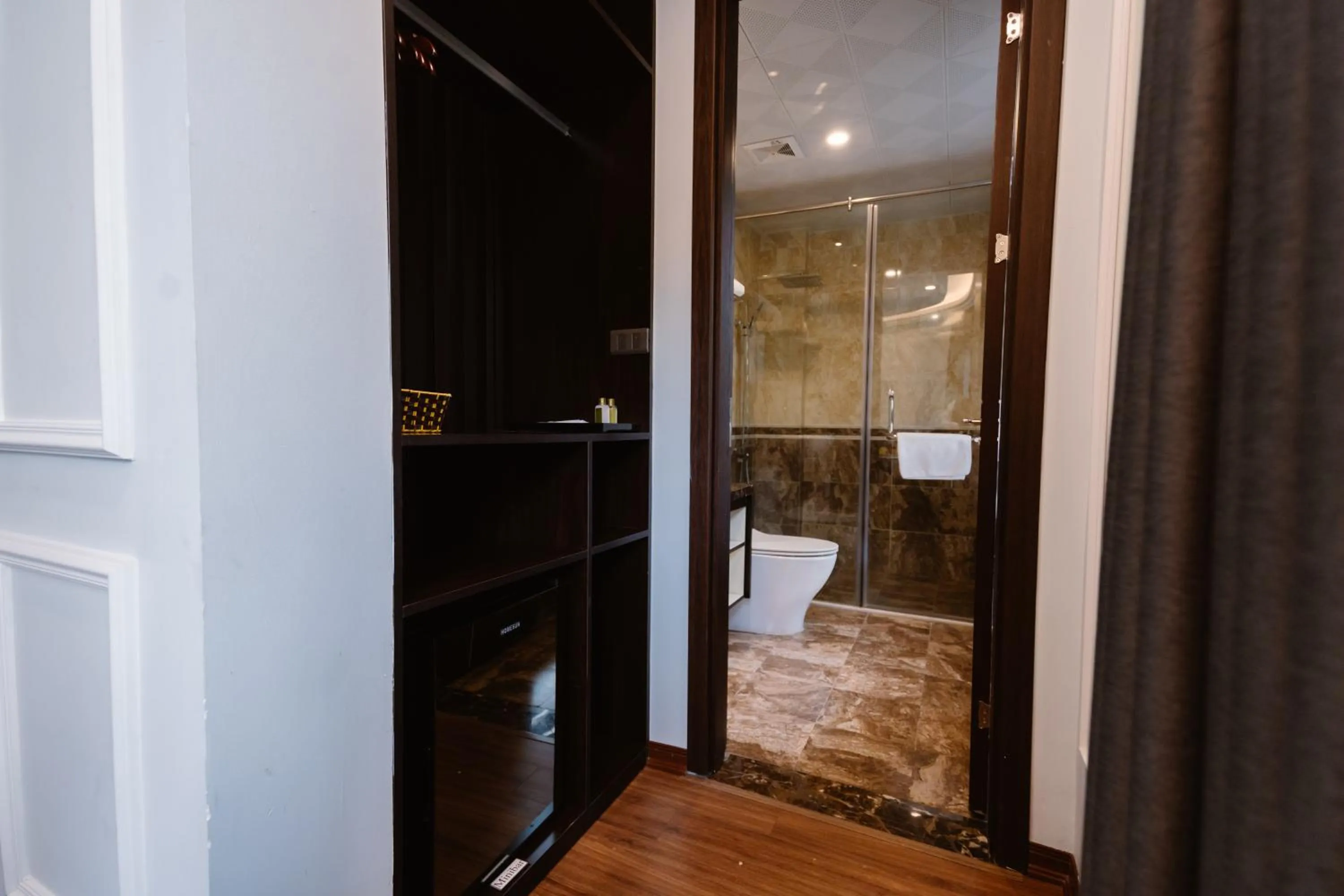 minibar in Hồng Vận Hotel