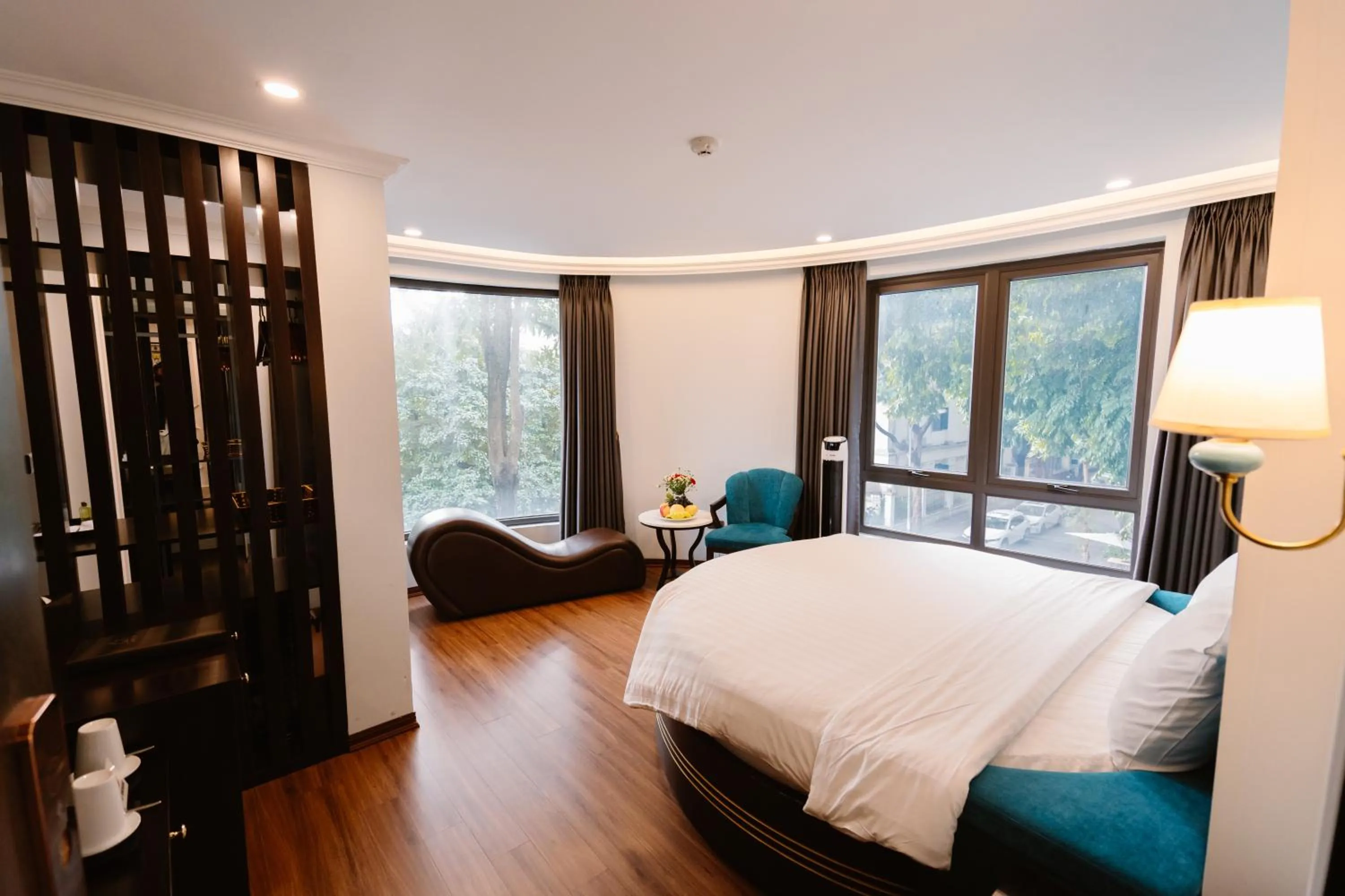 Photo of the whole room, Bed in Hồng Vận Hotel