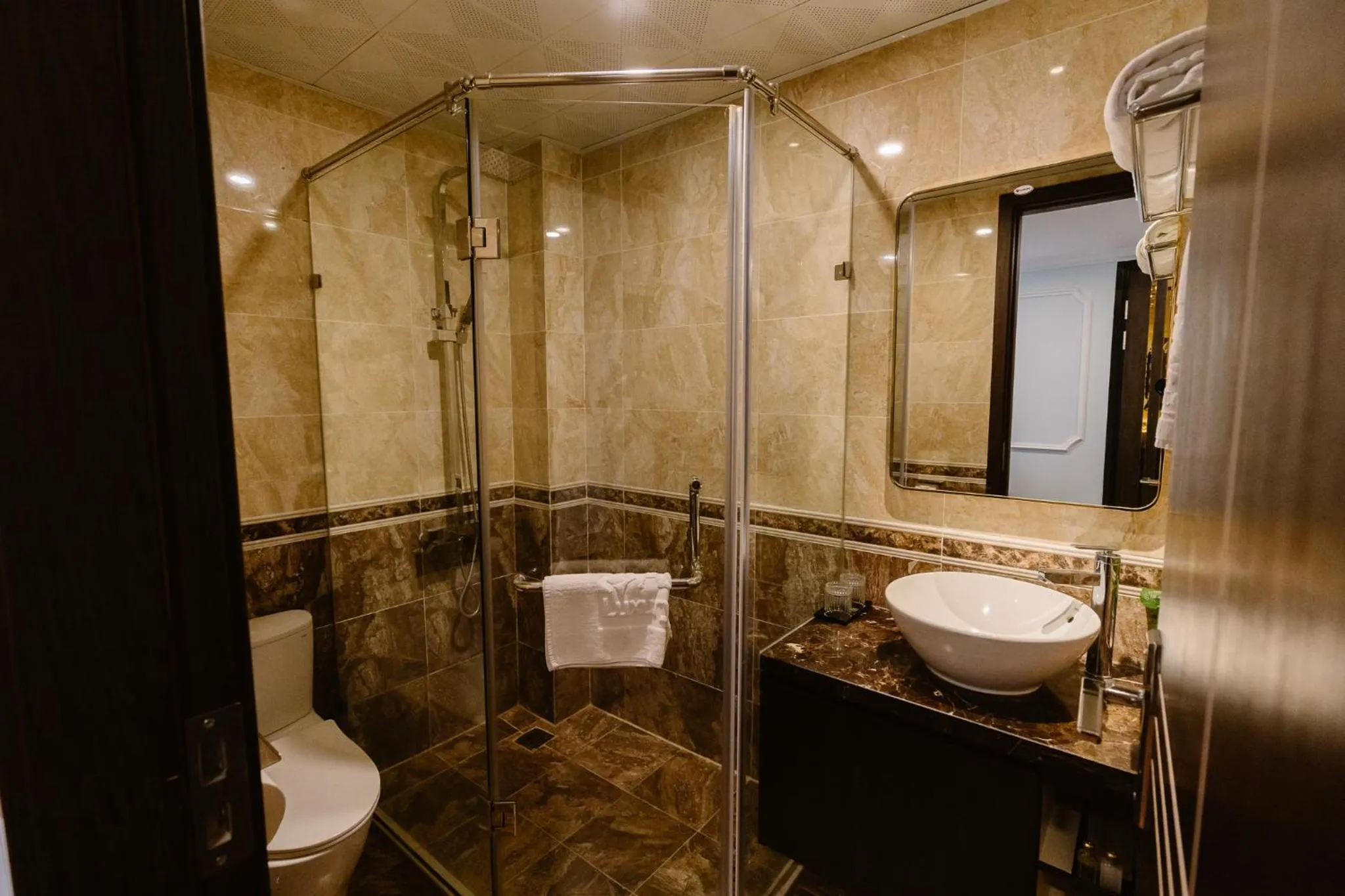 Toilet in Hồng Vận Hotel