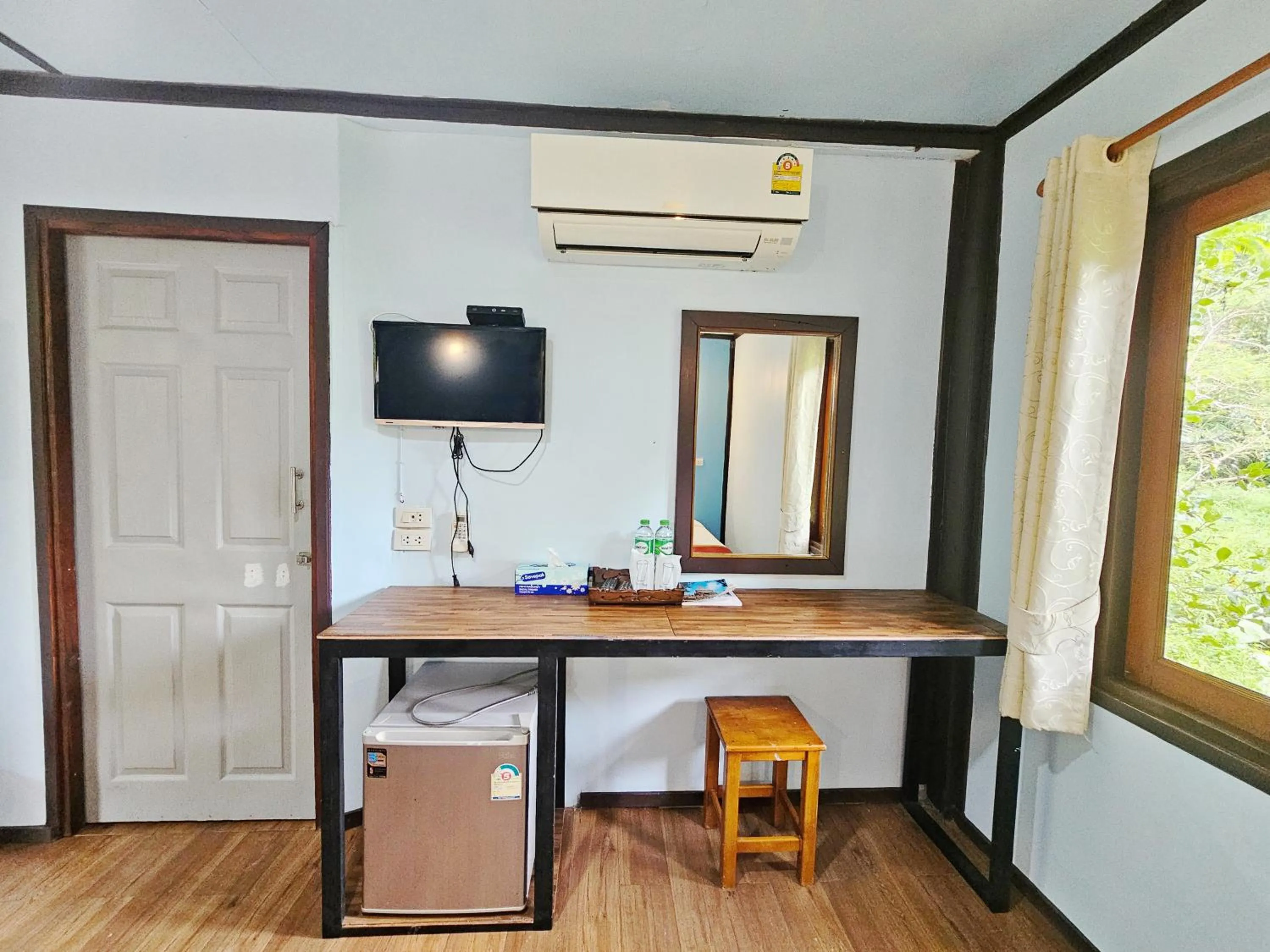 TV and multimedia in Khao Sok Cabana Resort