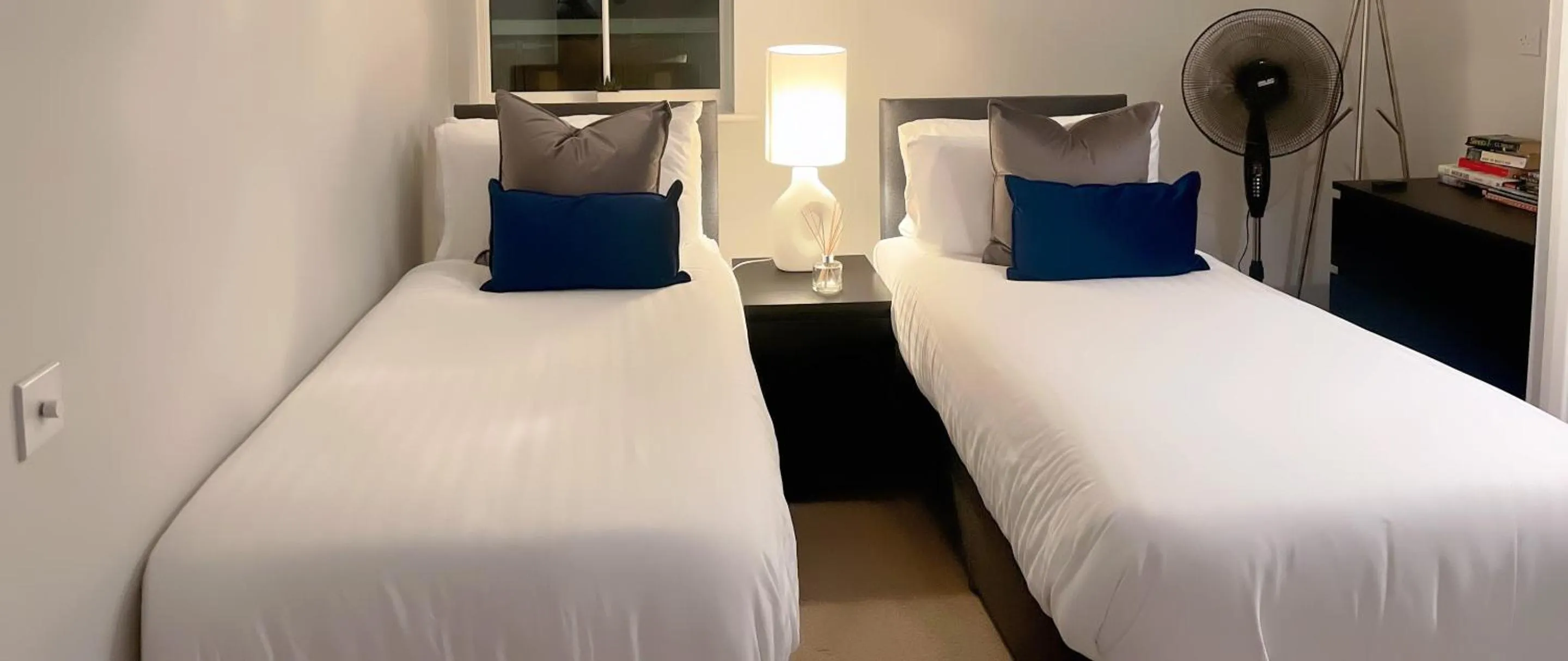 Bedroom, Bed in Super Luxe Central Maidenhead Apartment