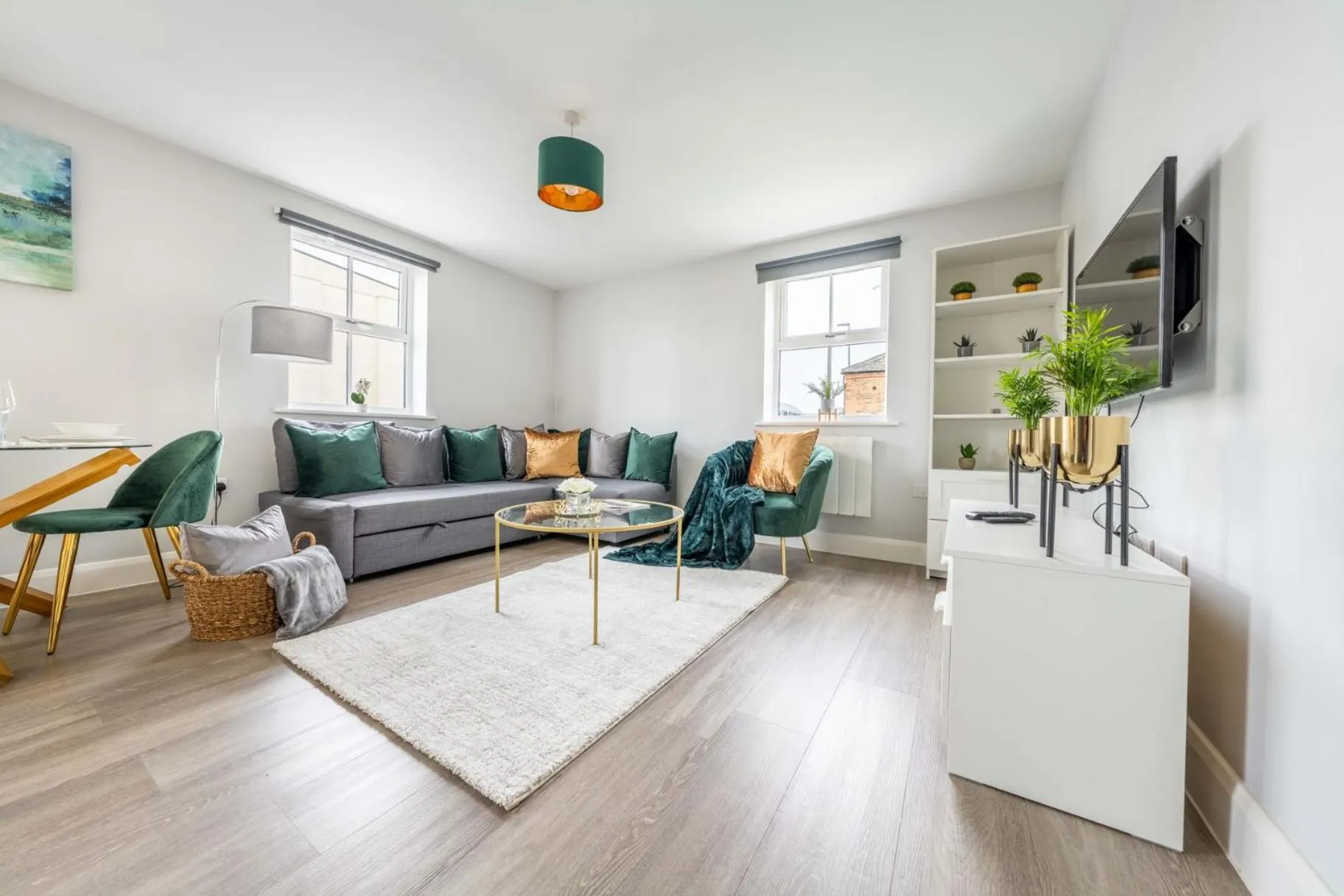 Other in Super Luxe Central Maidenhead Apartment