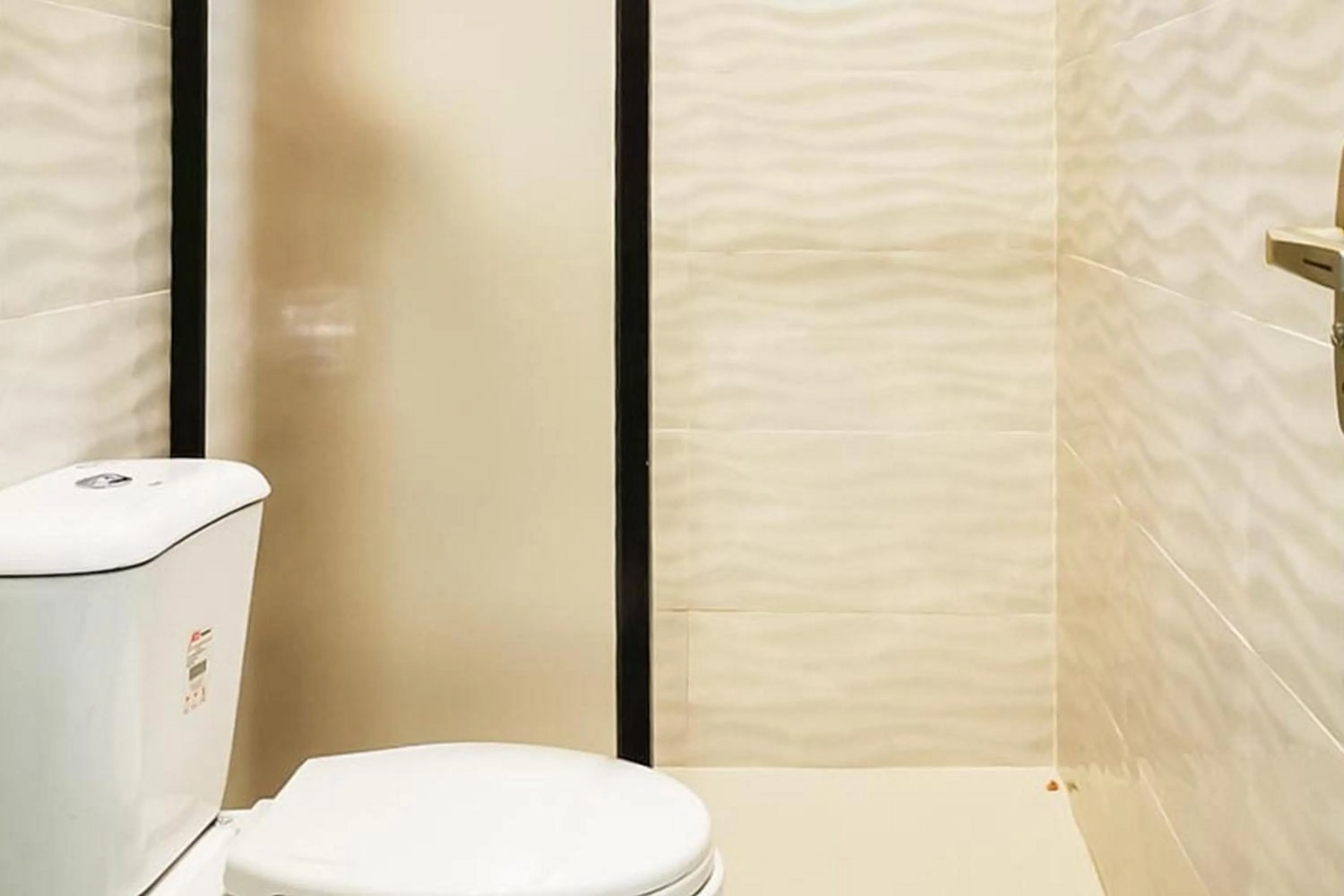 RedDoorz Plus @ Taman Madiun