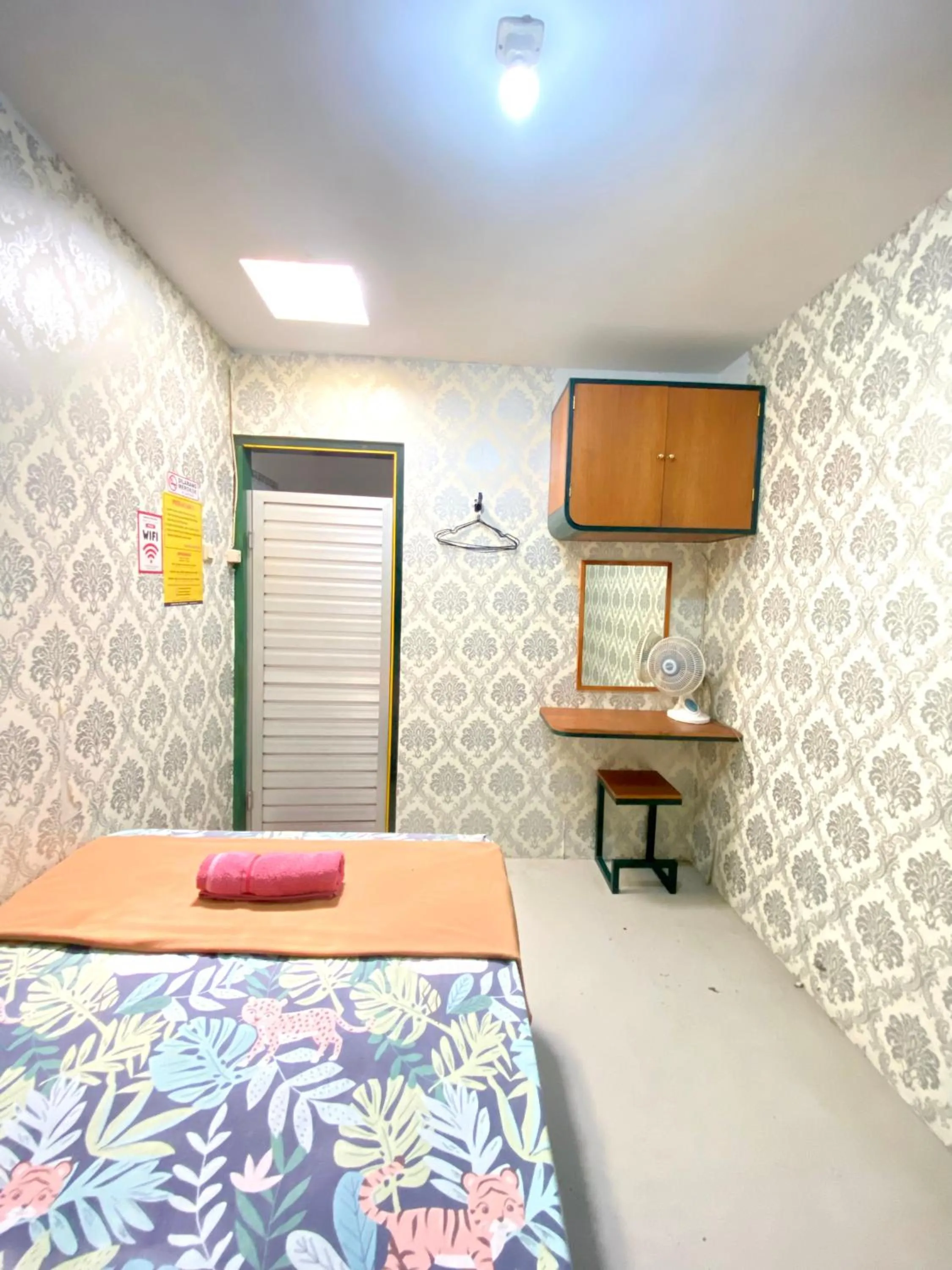 Bed in Sonosewu Guesthouse Syariah