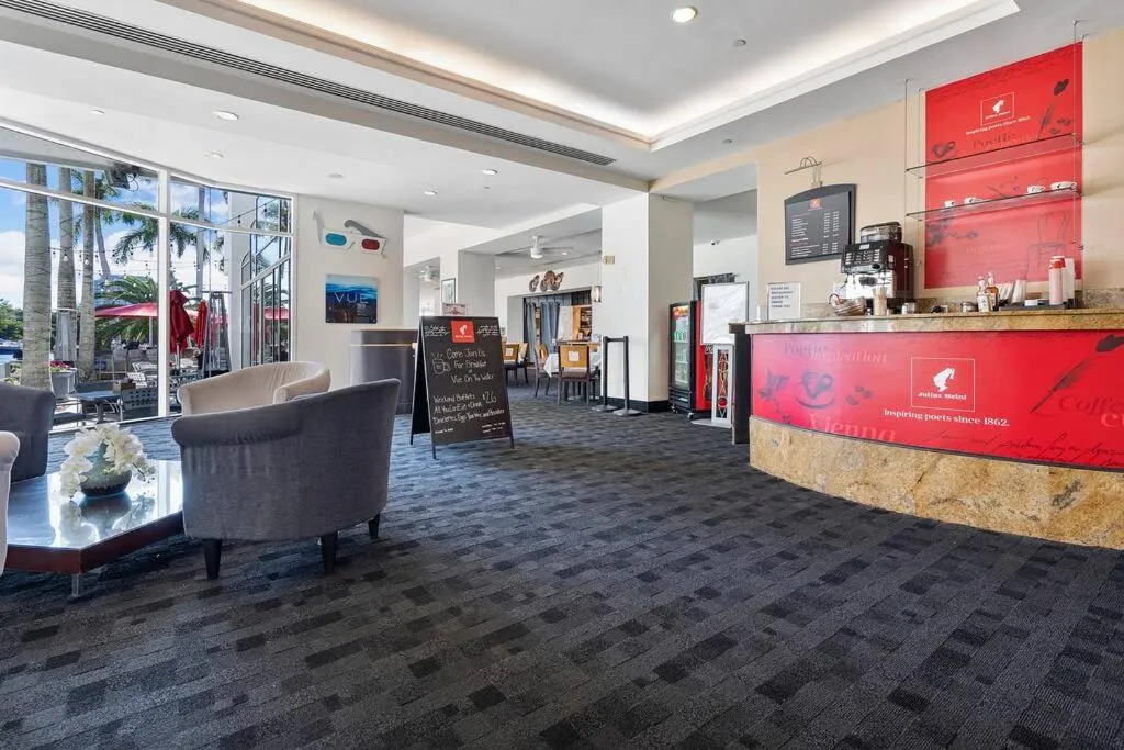 Coffee/tea facilities in Avi Lux Stay