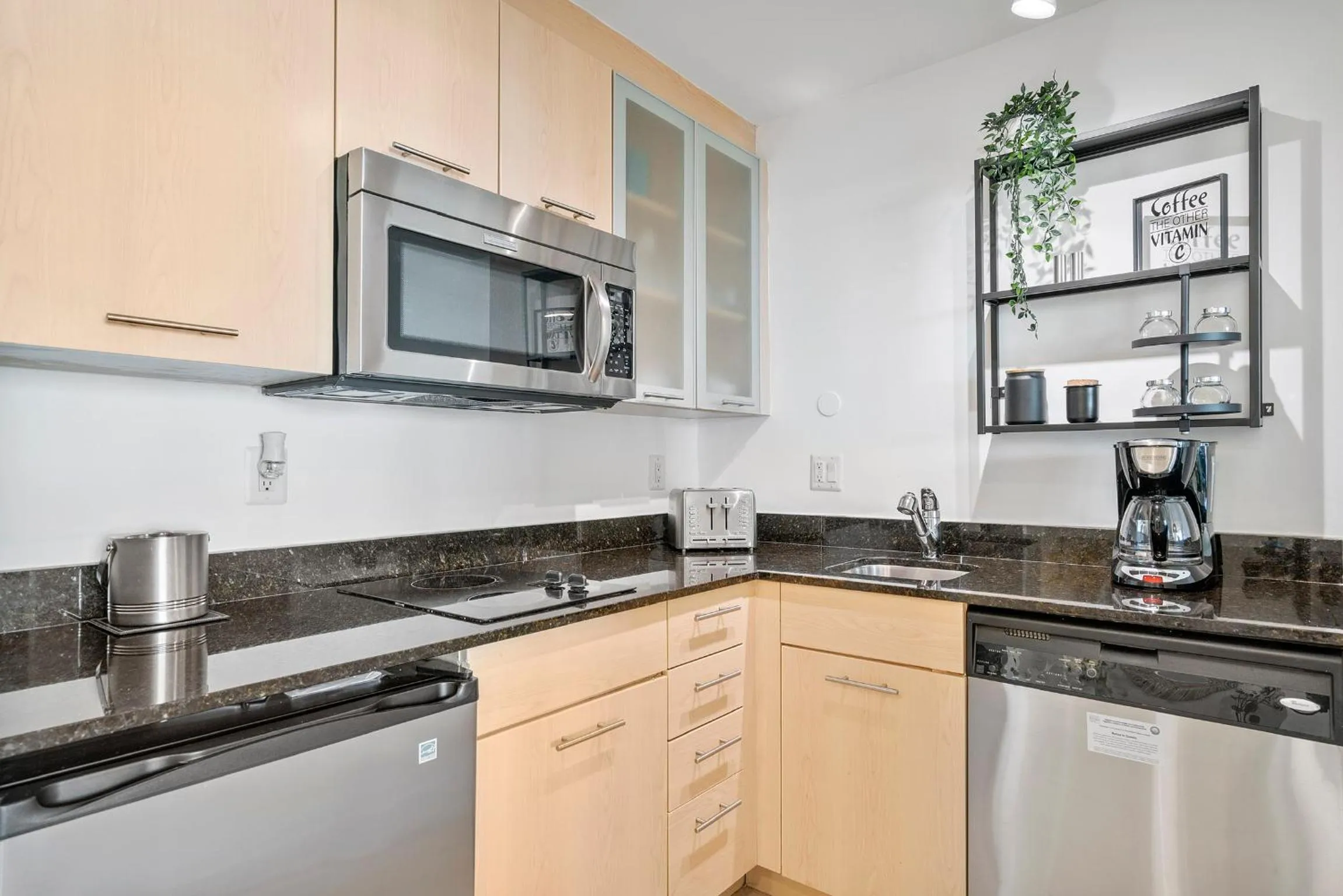 Kitchen or kitchenette in Avi Lux Stay