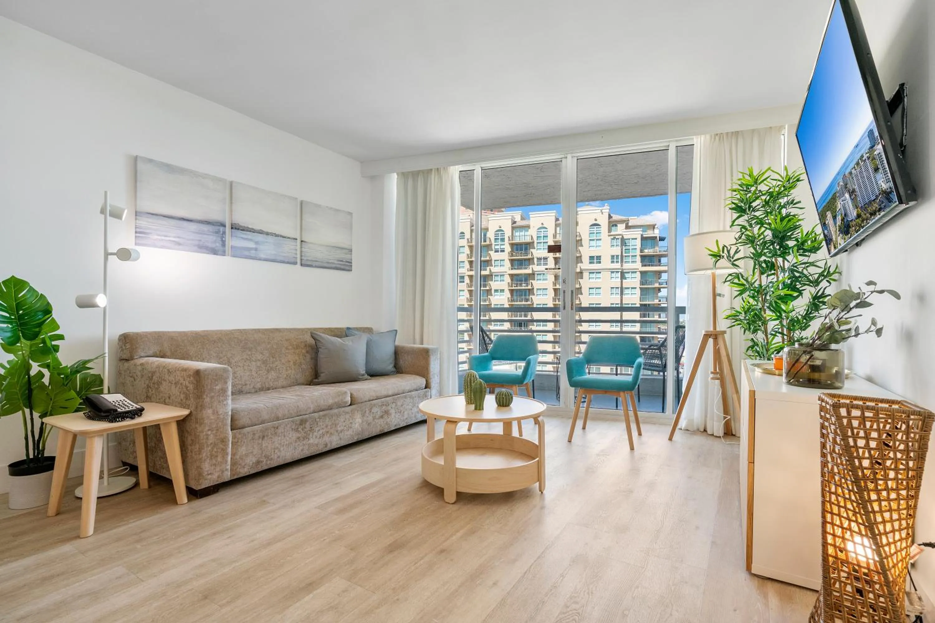 TV and multimedia in Avi Lux Stay