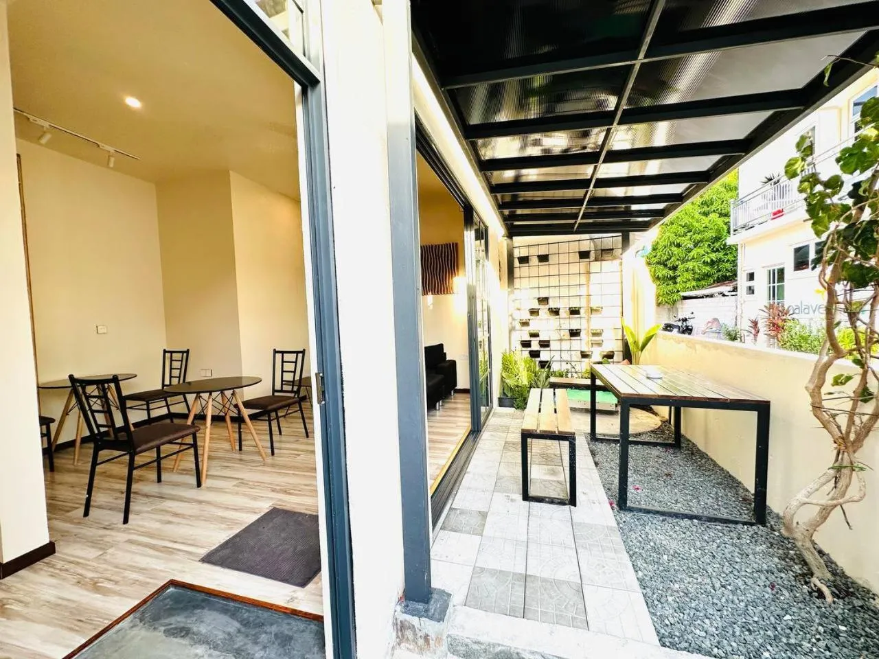 Restaurant/places to eat in The Bilimbi Guesthouse & Inn