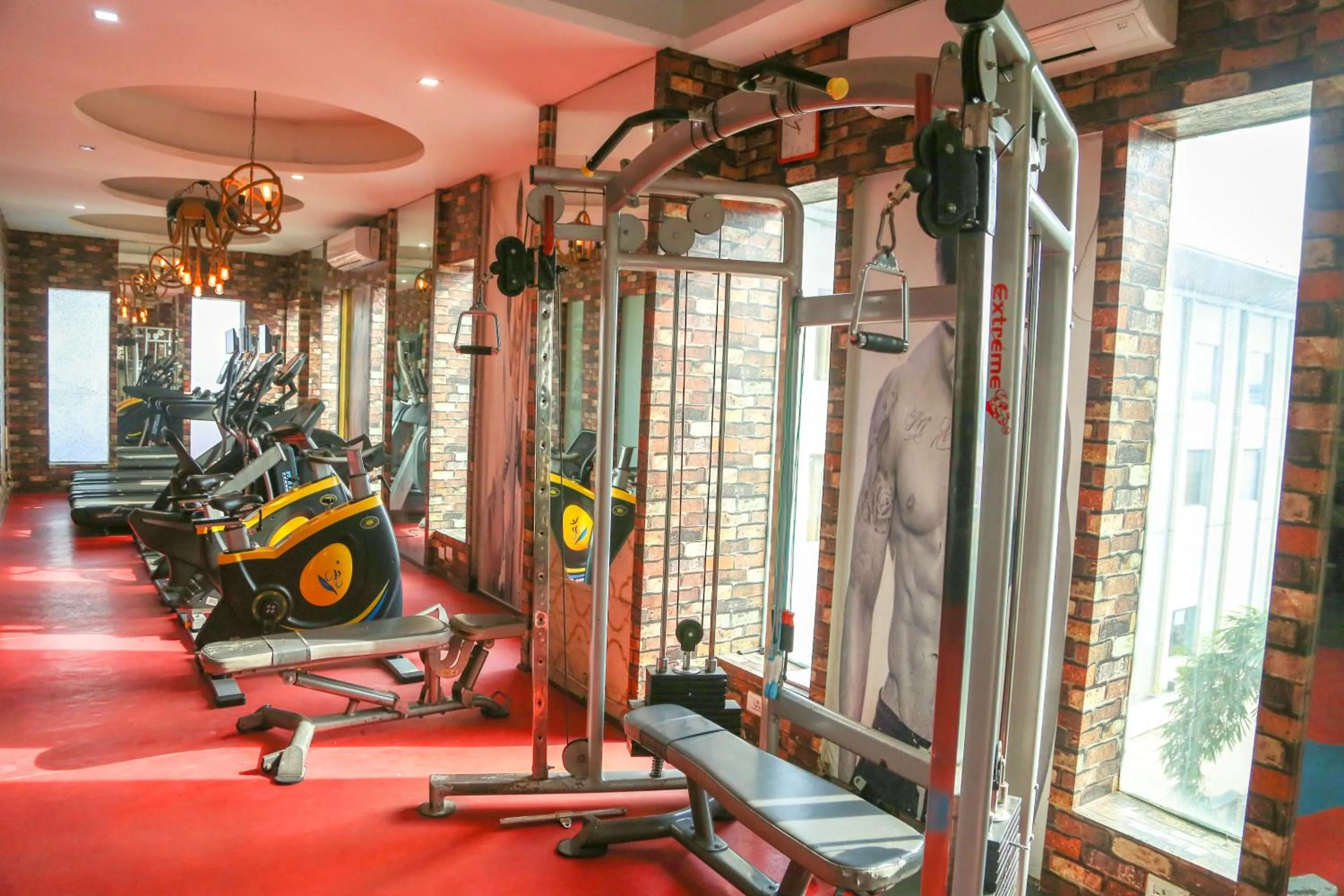 Fitness centre/facilities in Four Leaf Hotel,Budaun