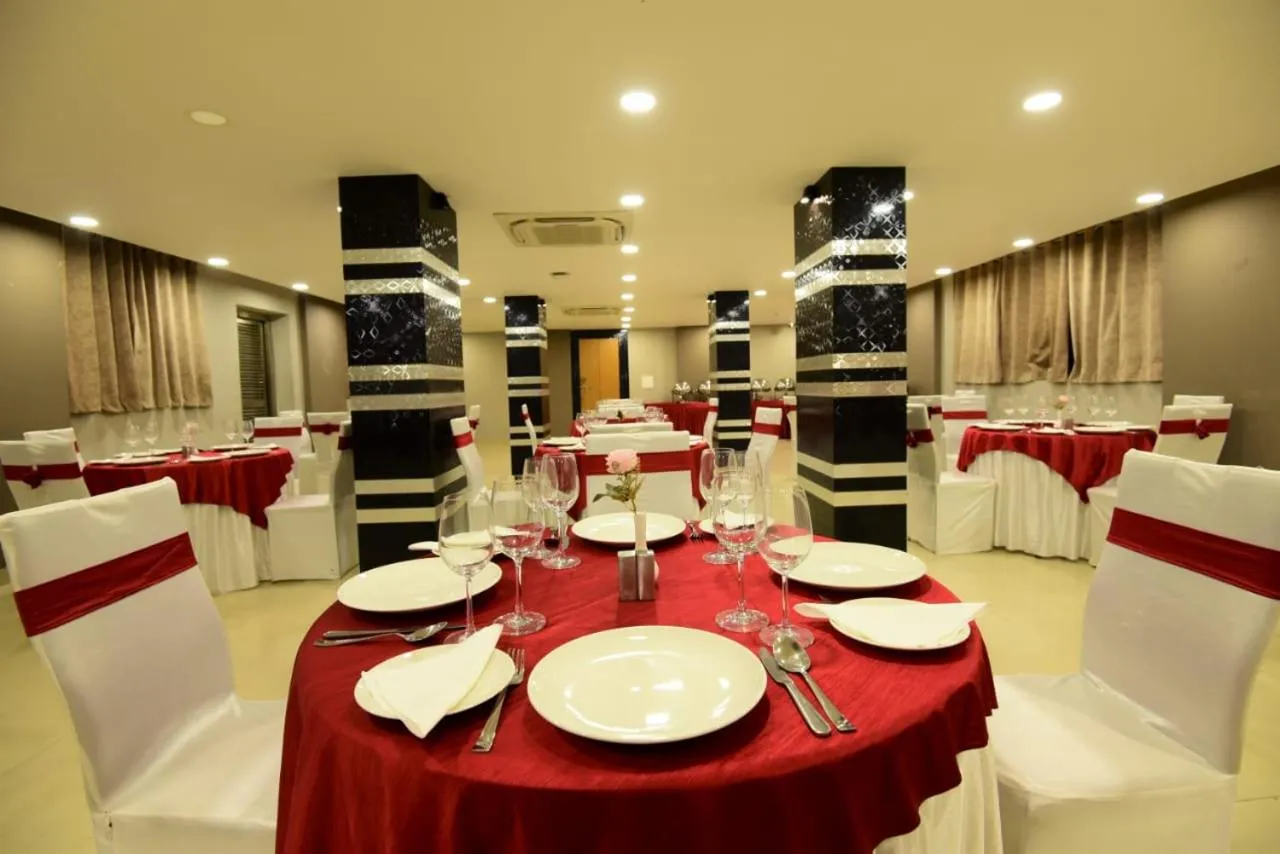 Banquet/Function facilities in Click Hotel Guwahati