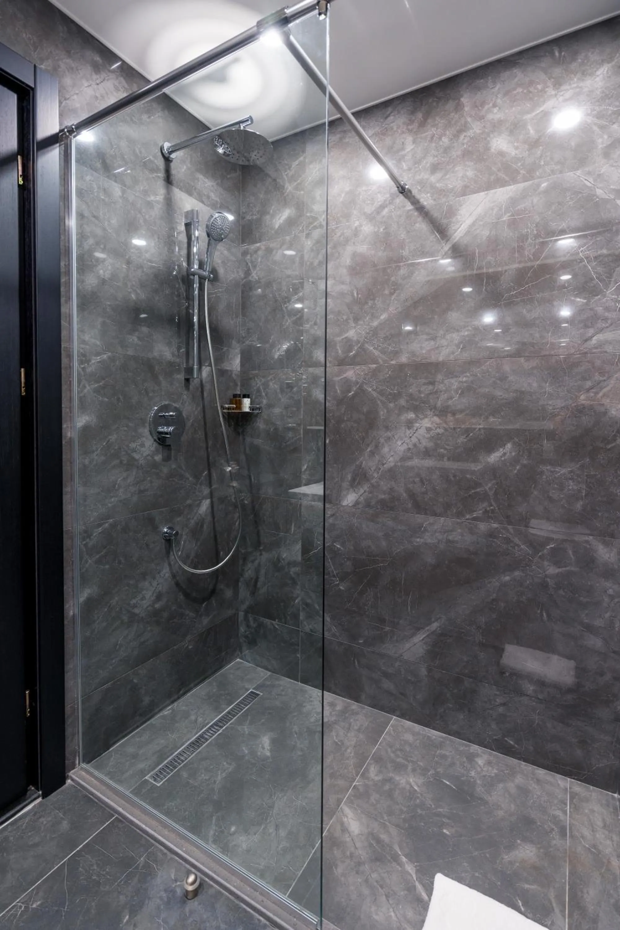 Shower in Onyx City Center