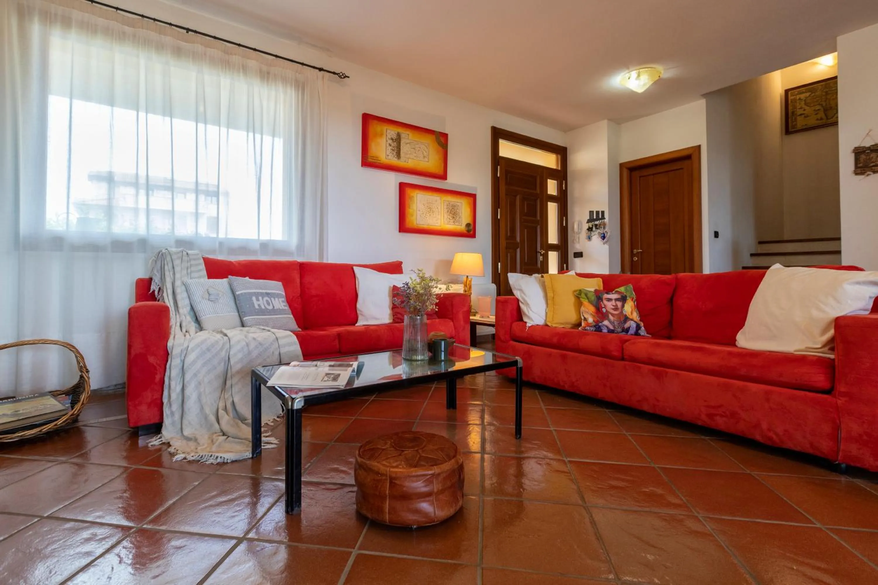 Communal lounge/ TV room in Sardinia Guest House - Adults Only