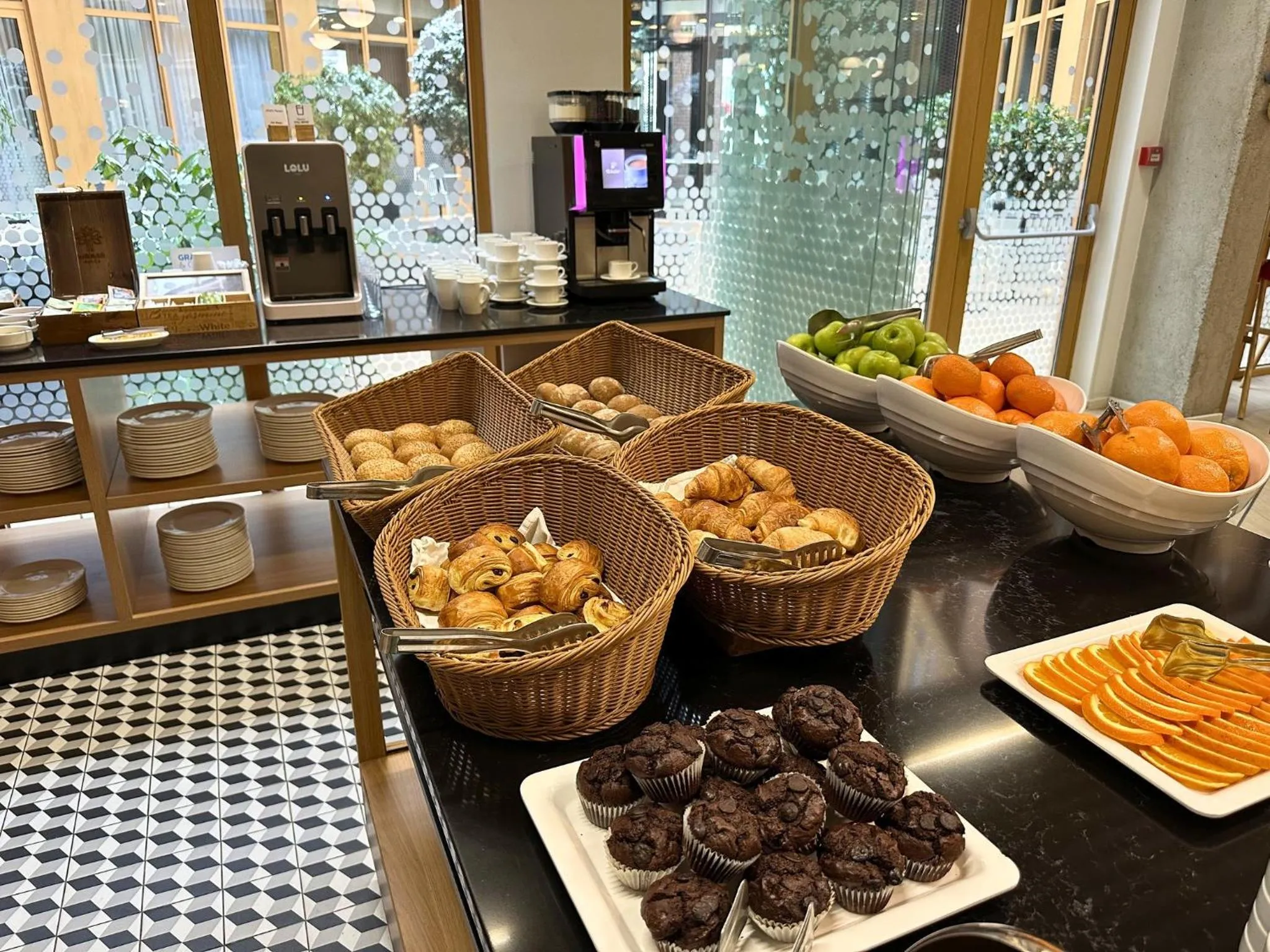 Breakfast in Holiday Inn Express Tbilisi Avlabari by IHG