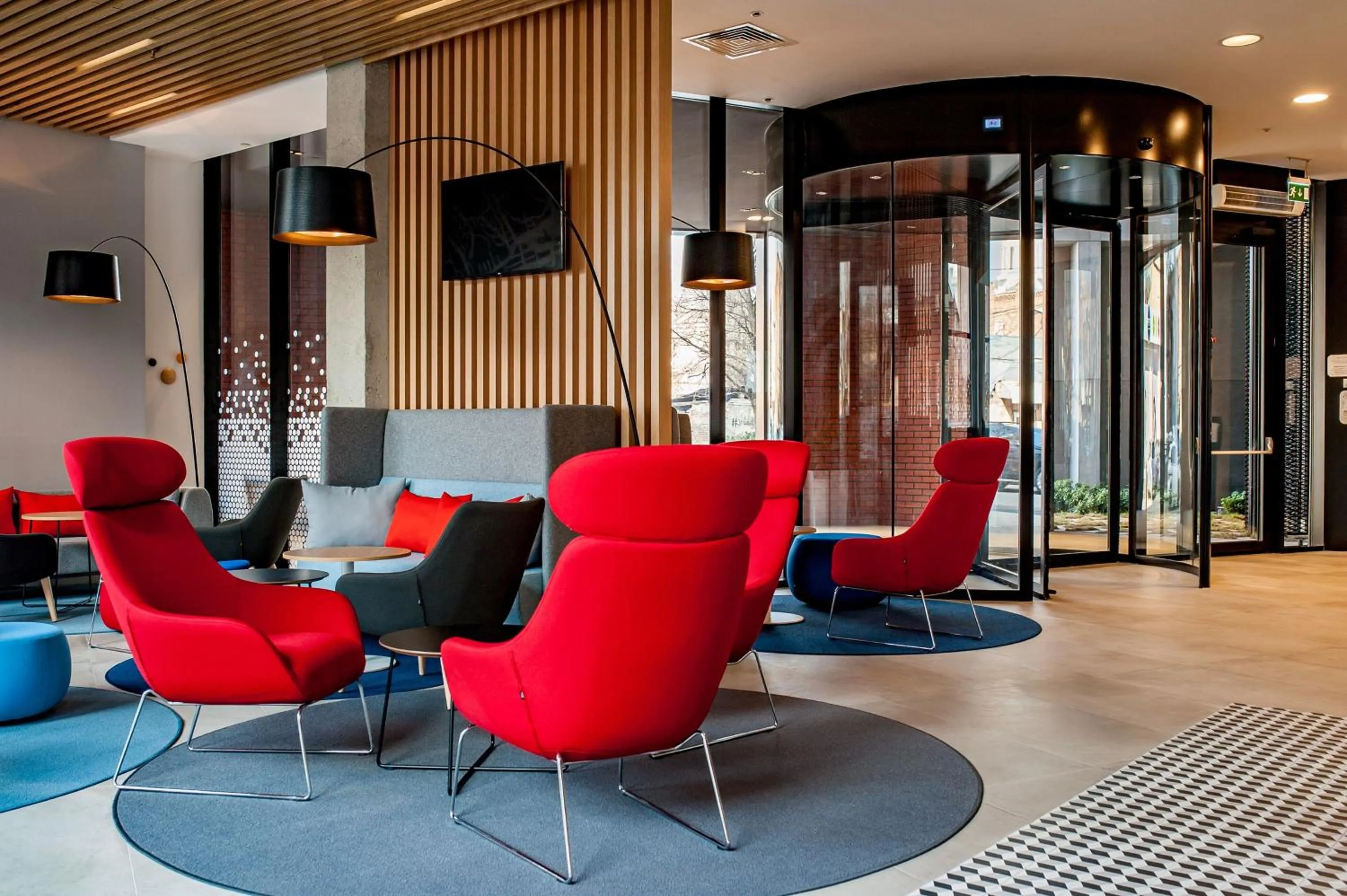 Lounge or bar in Holiday Inn Express Tbilisi Avlabari by IHG