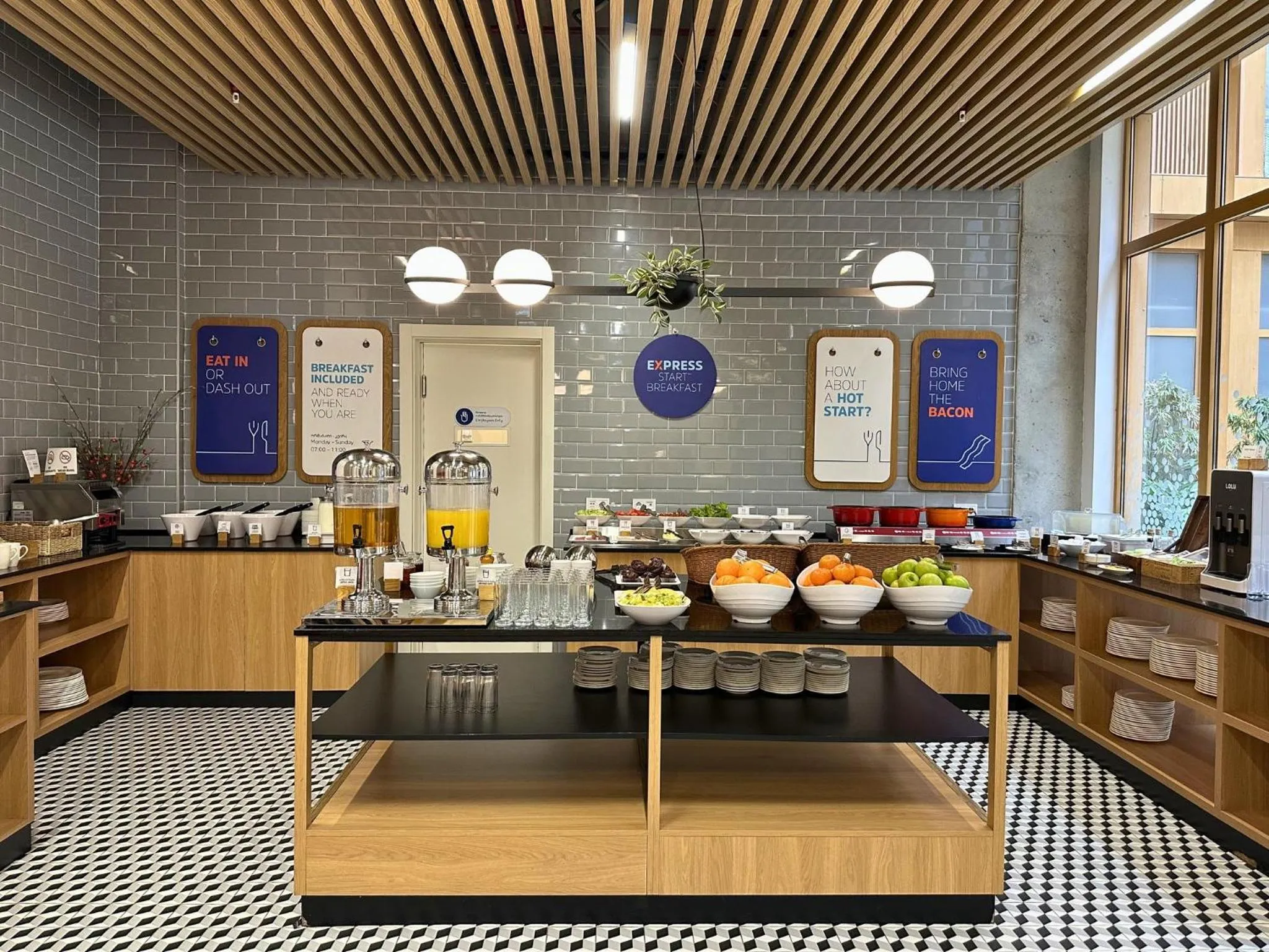 Breakfast in Holiday Inn Express Tbilisi Avlabari by IHG