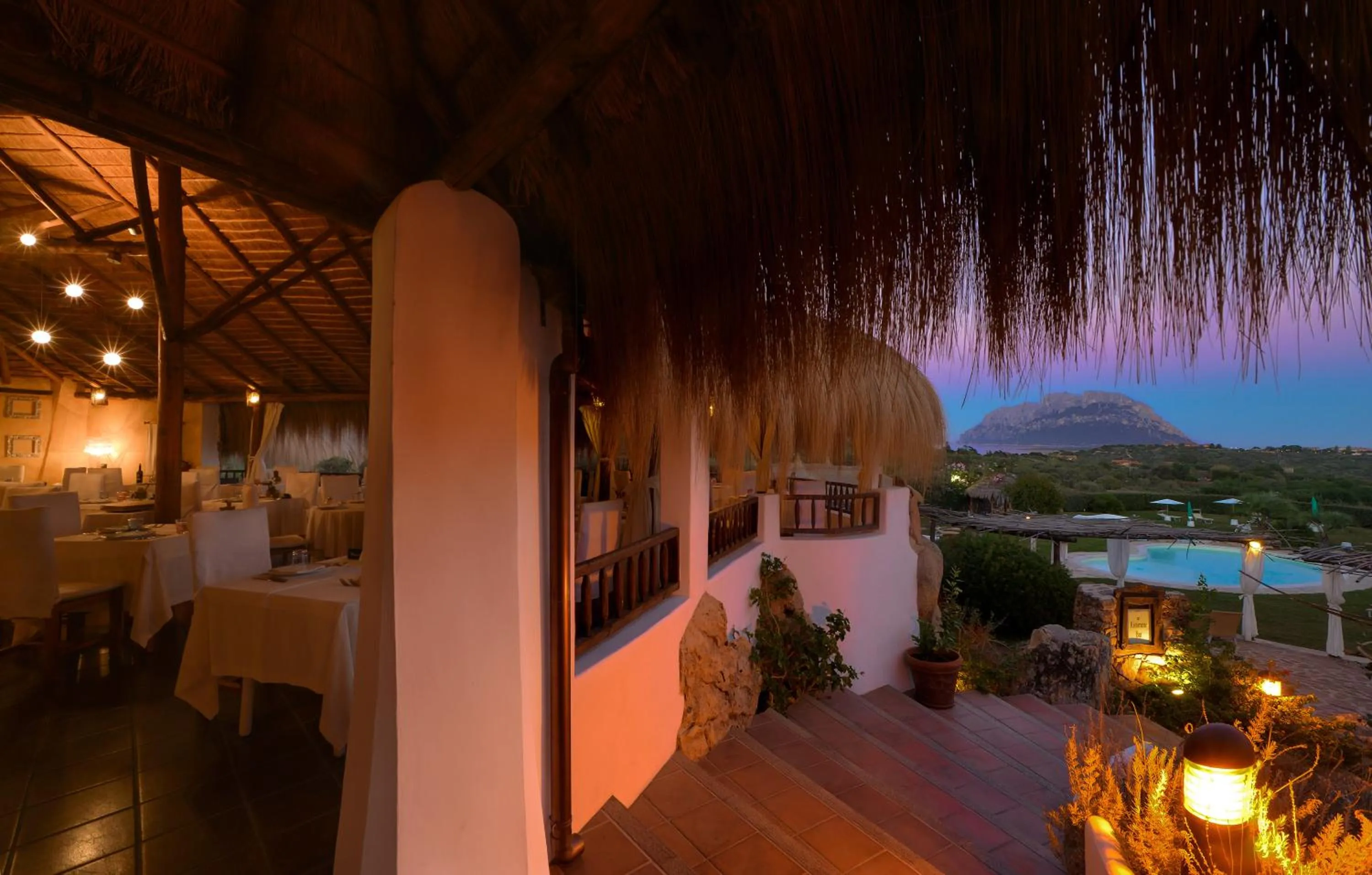 Restaurant/places to eat in Hotel Ollastu