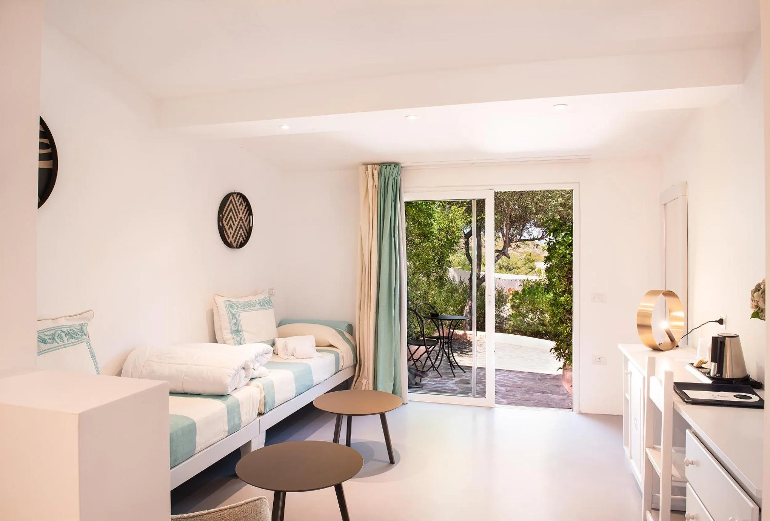 Deluxe Family Room in Hotel Ollastu