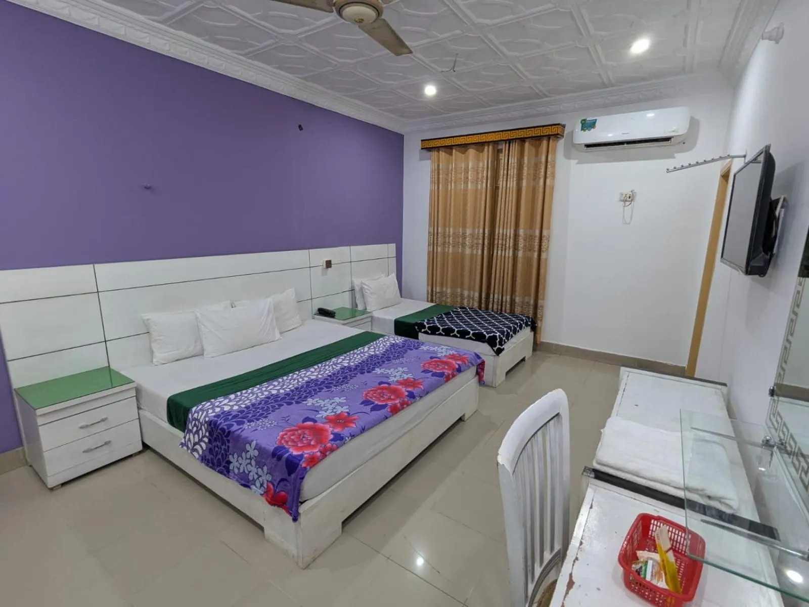 Bed in Hotel Royal Star