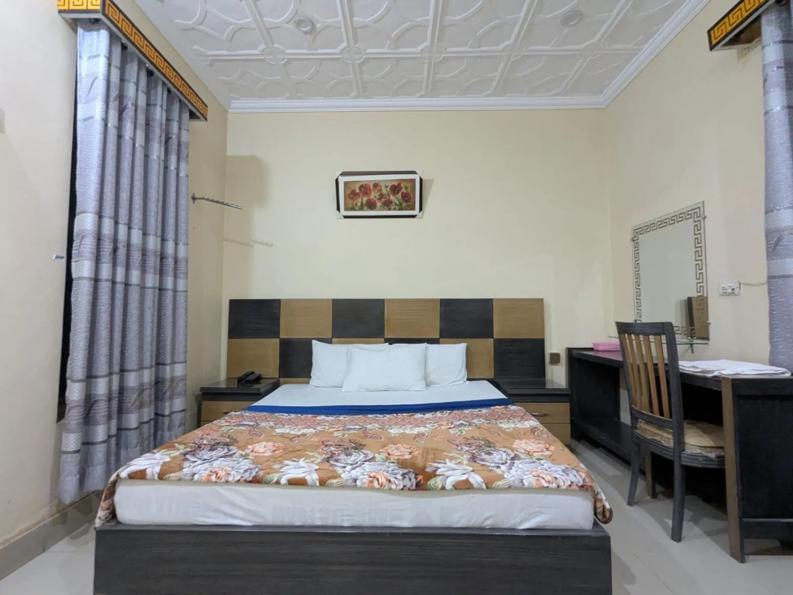 Bed in Hotel Royal Star