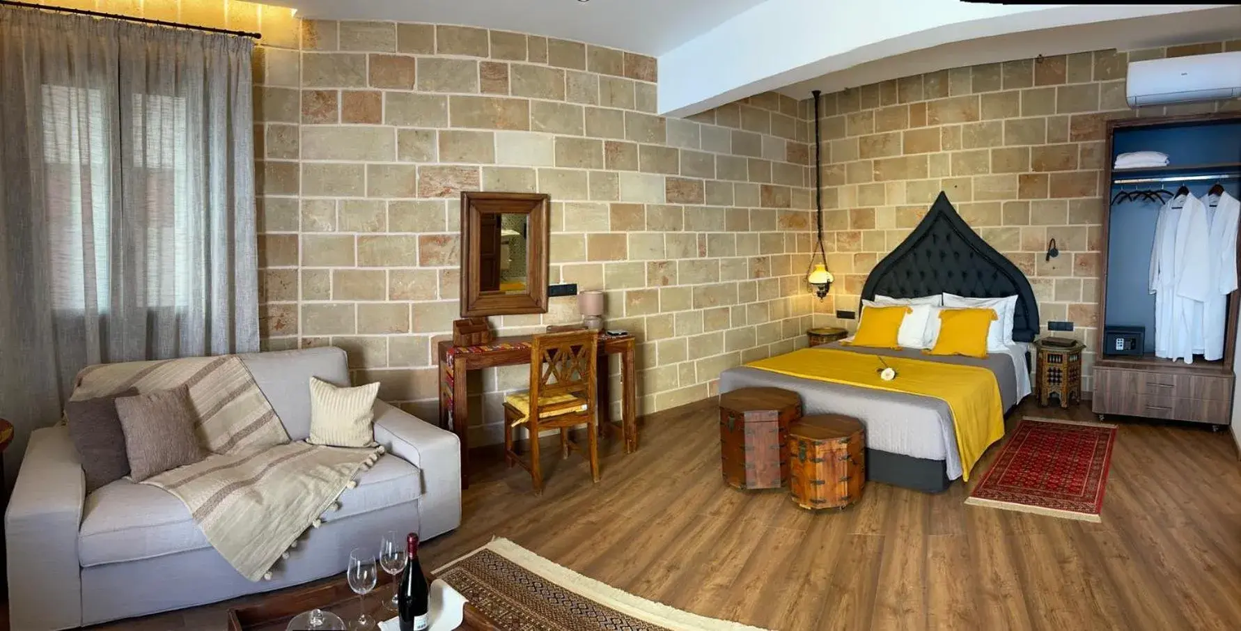 Junior Suite with Terrace in Utopia Luxury Suites - Old Town Junior Suite with Terrace in Utopia Luxury Suites - Old Town