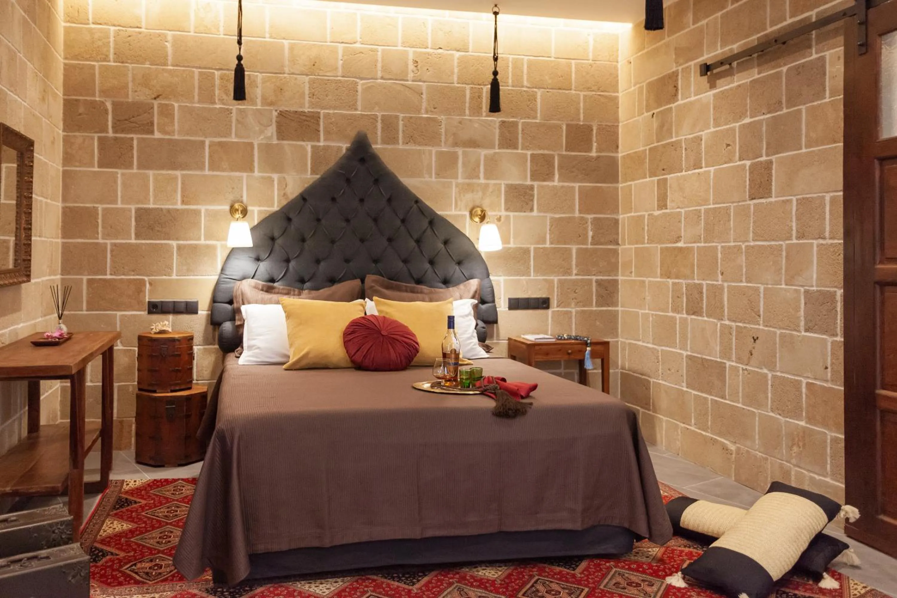 Bed in Utopia Luxury Suites - Old Town