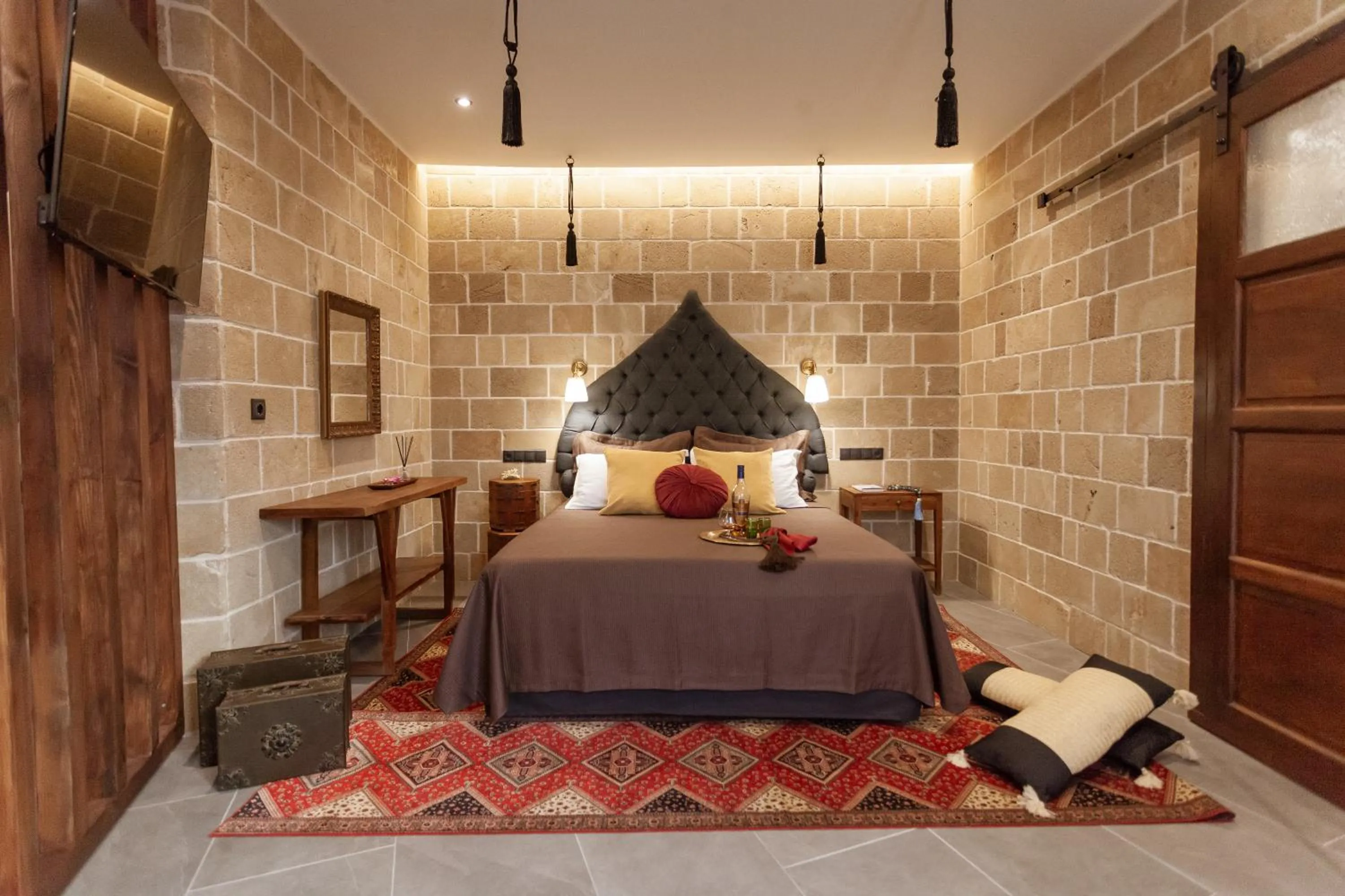 Bed in Utopia Luxury Suites - Old Town