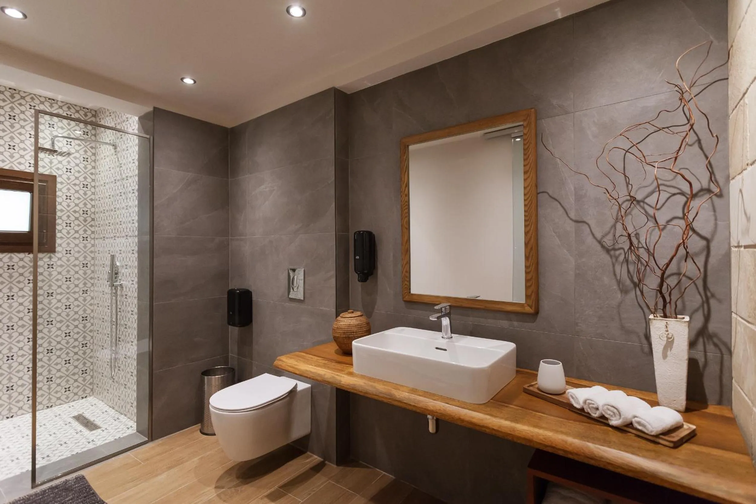 Shower in Utopia Luxury Suites - Old Town