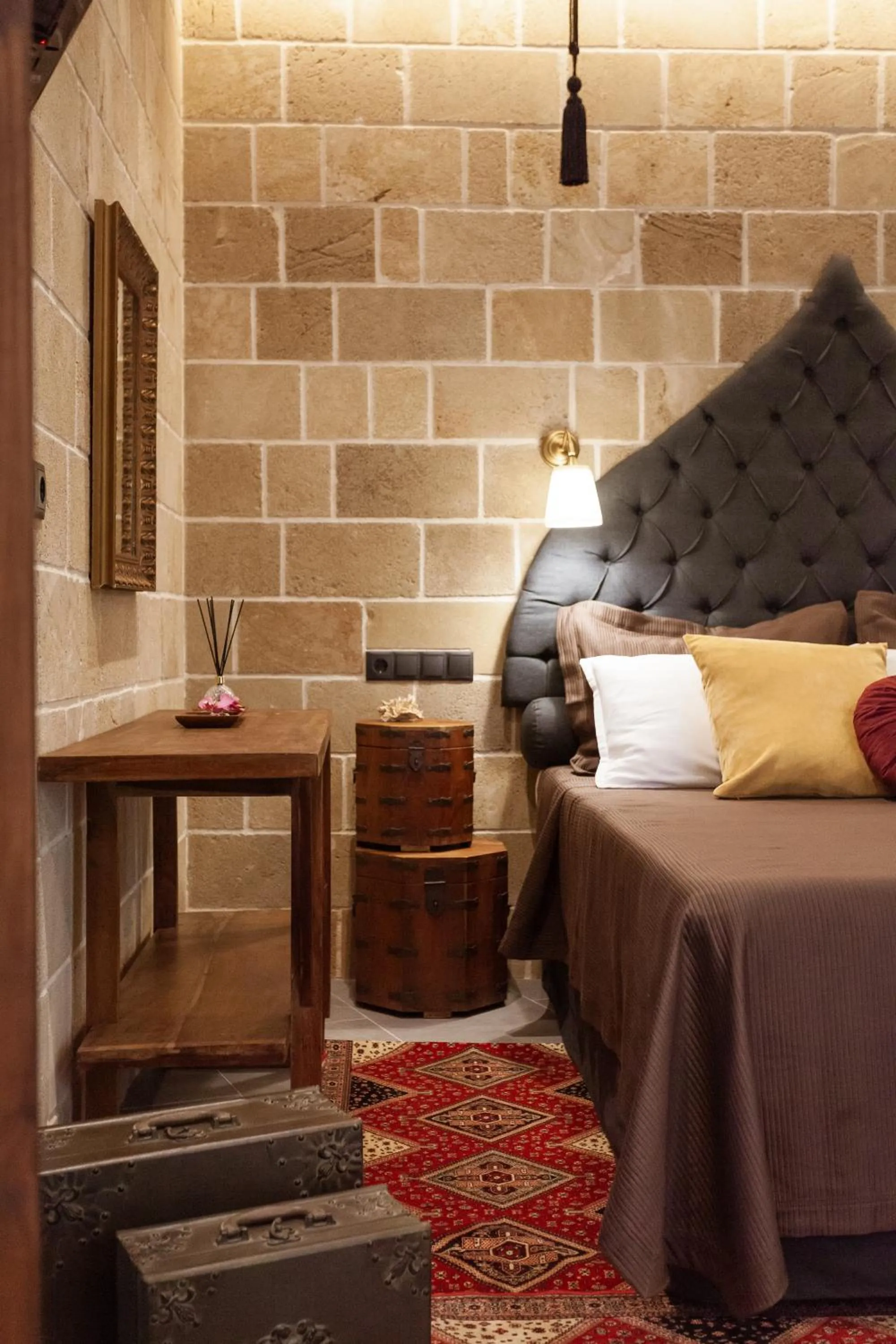 Decorative detail, Bed in Utopia Luxury Suites - Old Town