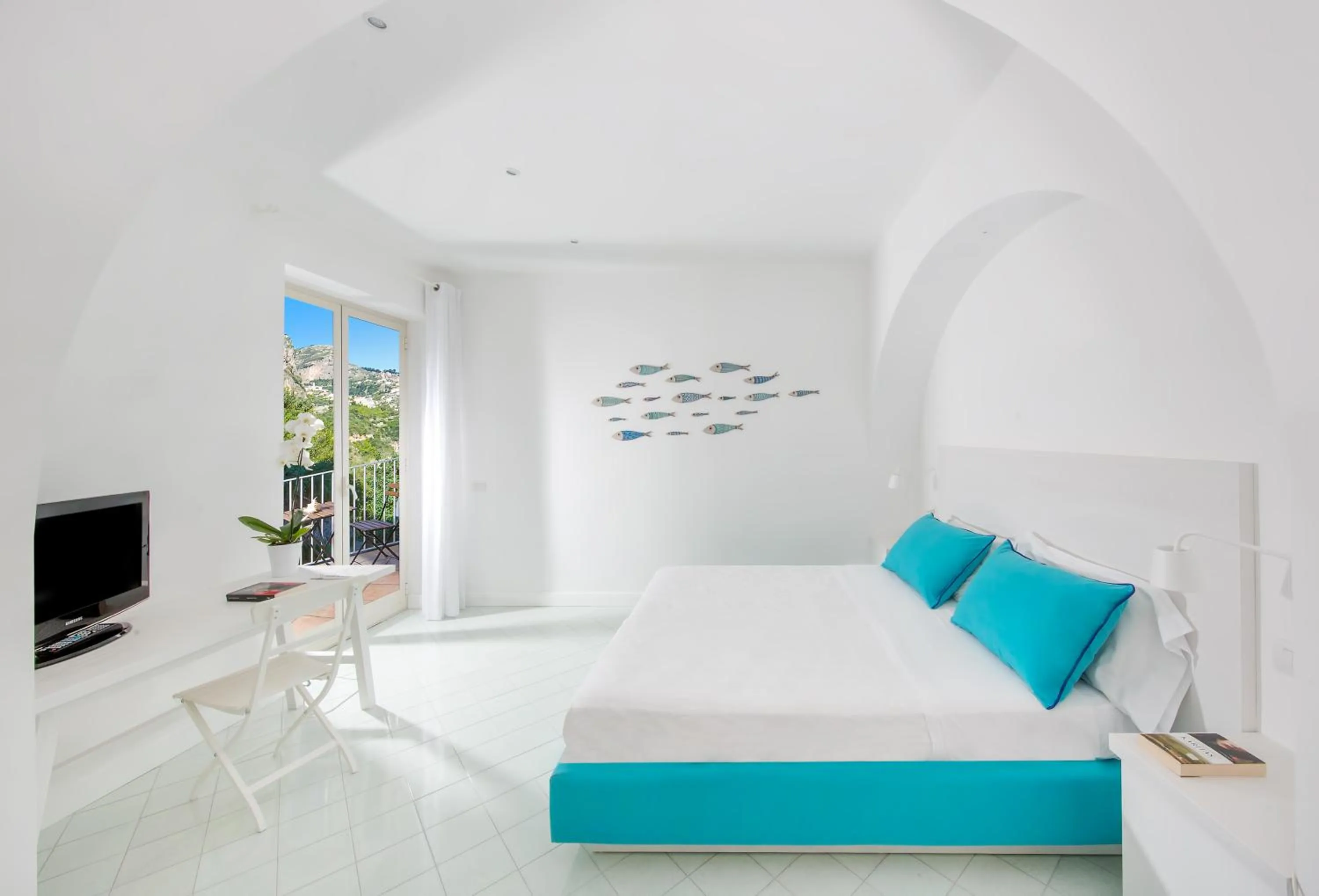 View (from property/room), Bed in Hotel Le Terrazze - Adults Only