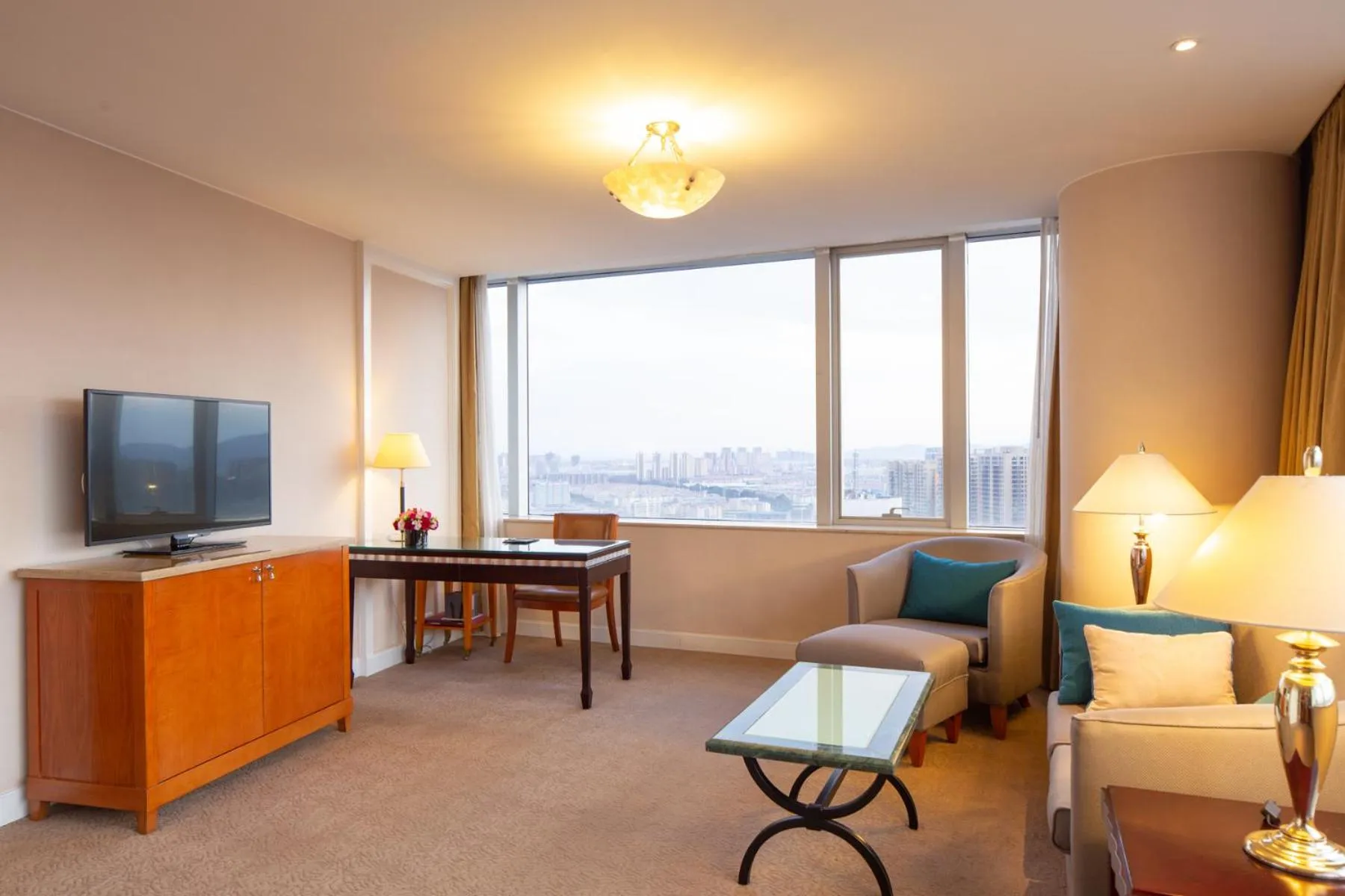 Seating Area in Kai Wah Plaza Hotel