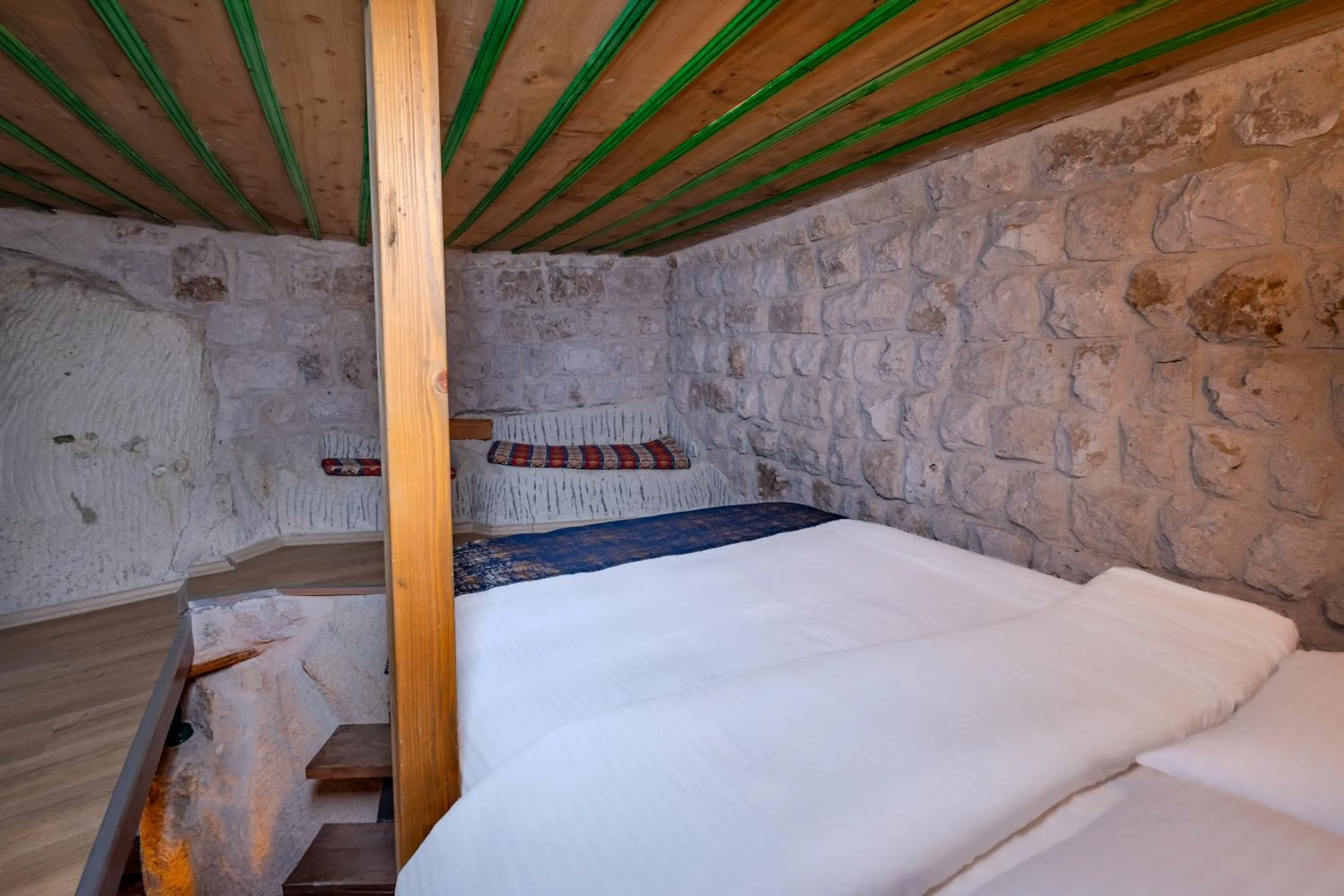 Bed in Saliche Cave Suite