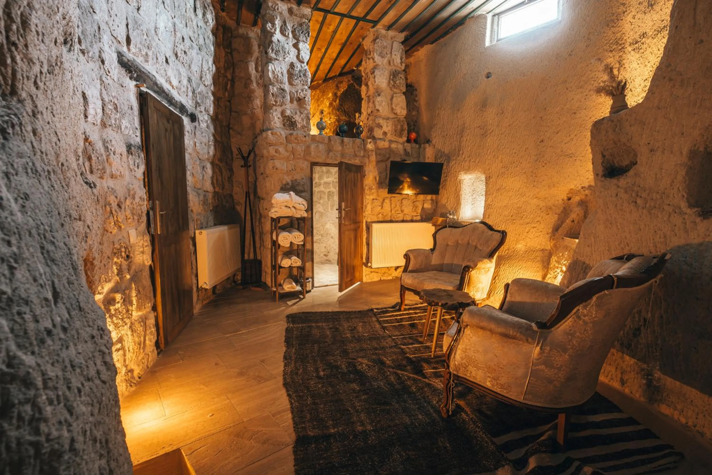 Deluxe Suite in Saliche Cave Suite