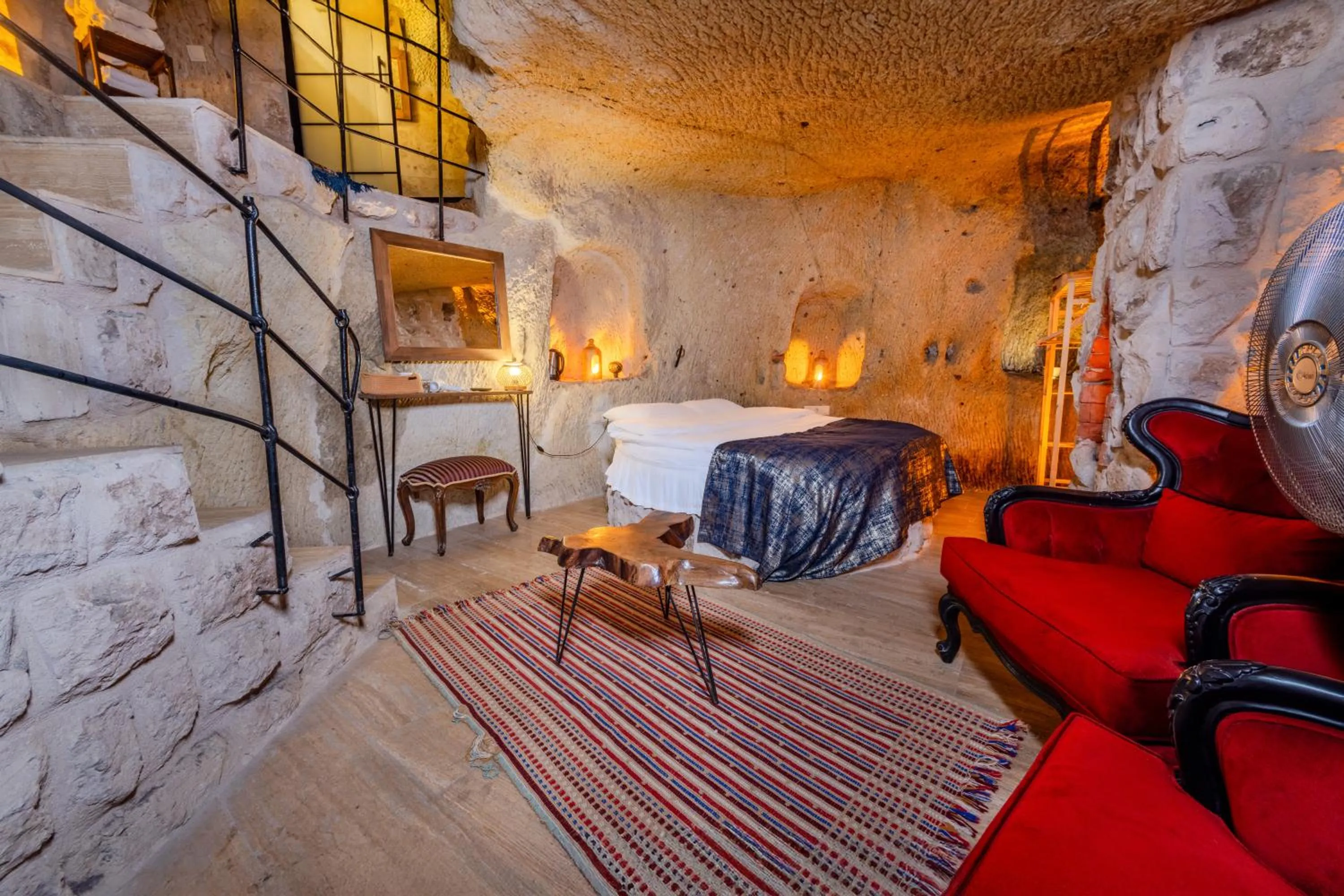 Bed in Saliche Cave Suite