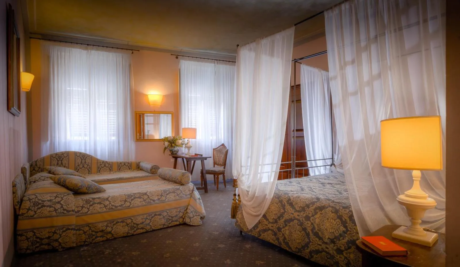 Bed in Hotel Palazzo dal Borgo