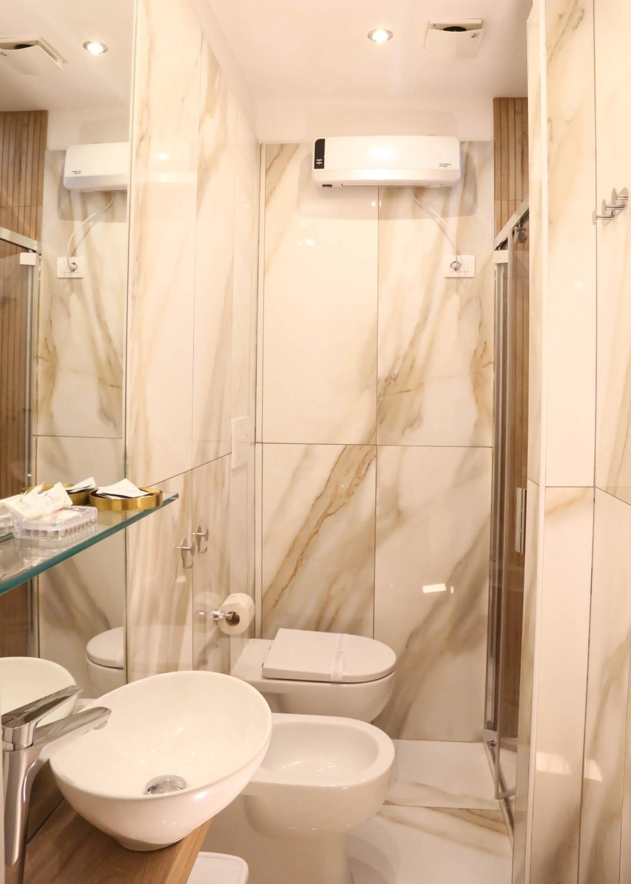 Bathroom in Mama House Roma