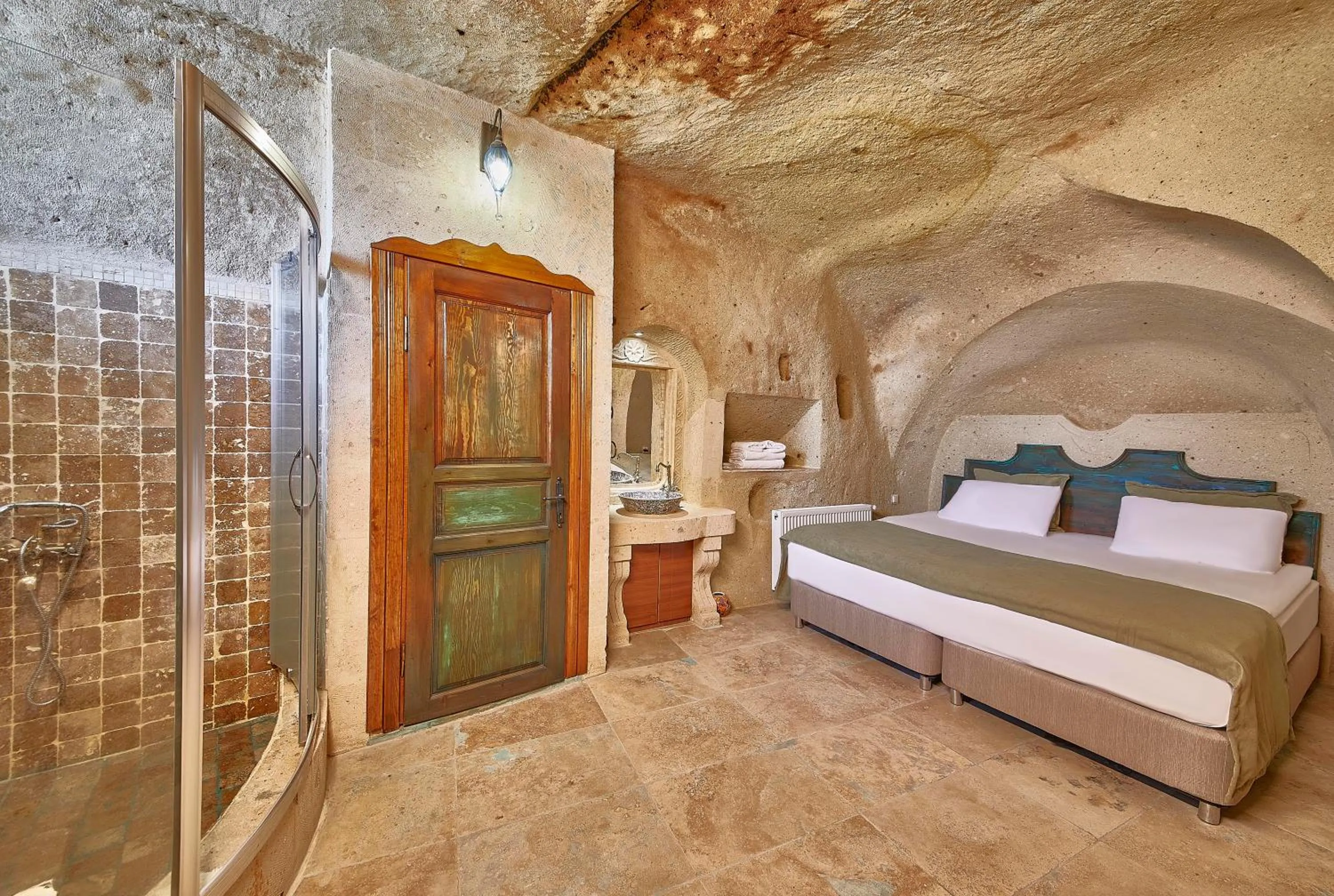 Photo of the whole room, Bed in Charm Of Cappadocia Cave Suites