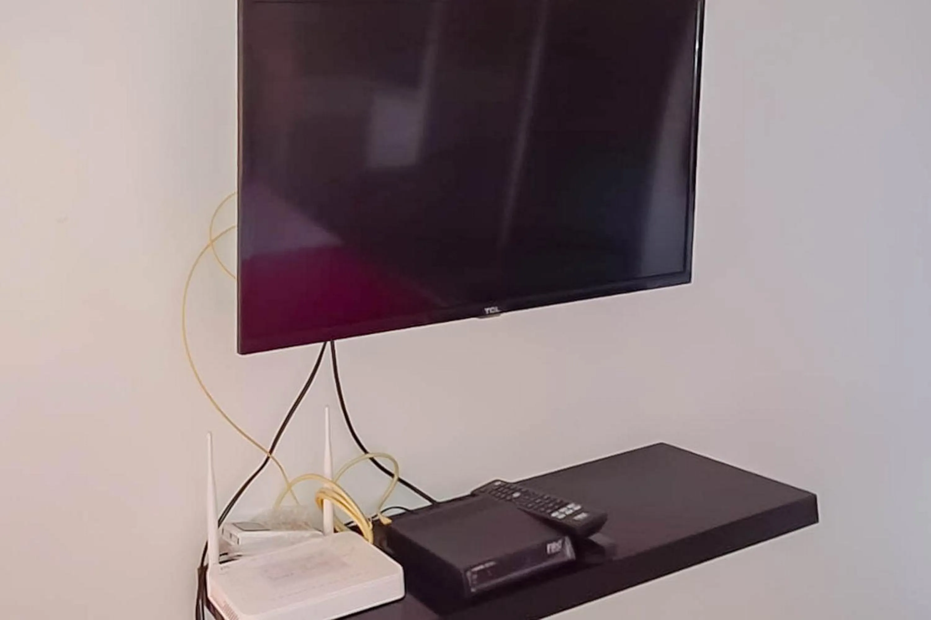 TV and multimedia in RedLiving Apartemen Mekarwangi Square - Agus 2 Tower A