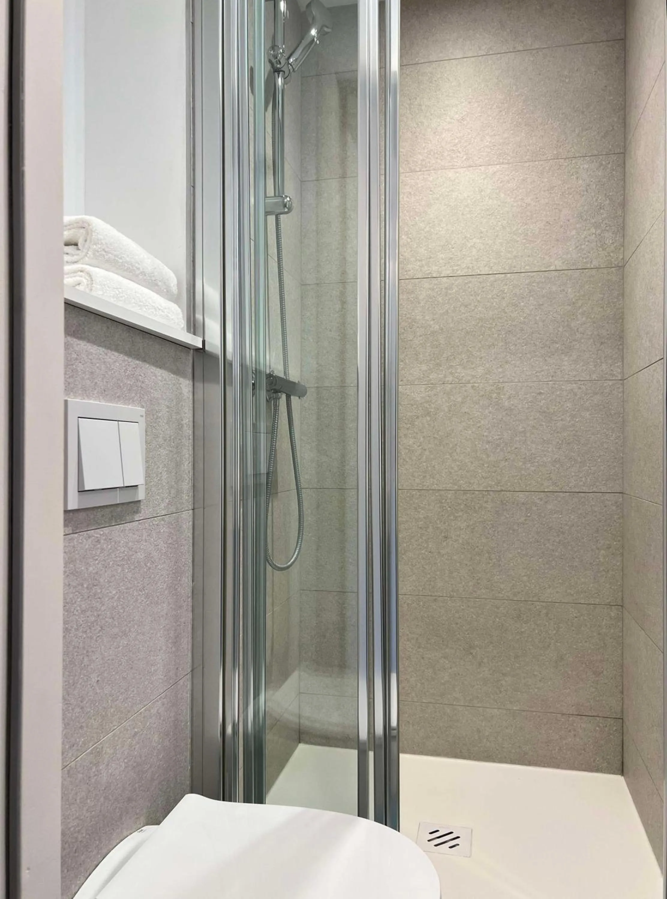 Bedroom in Kyriad Direct Moulins Sud - Yzeure