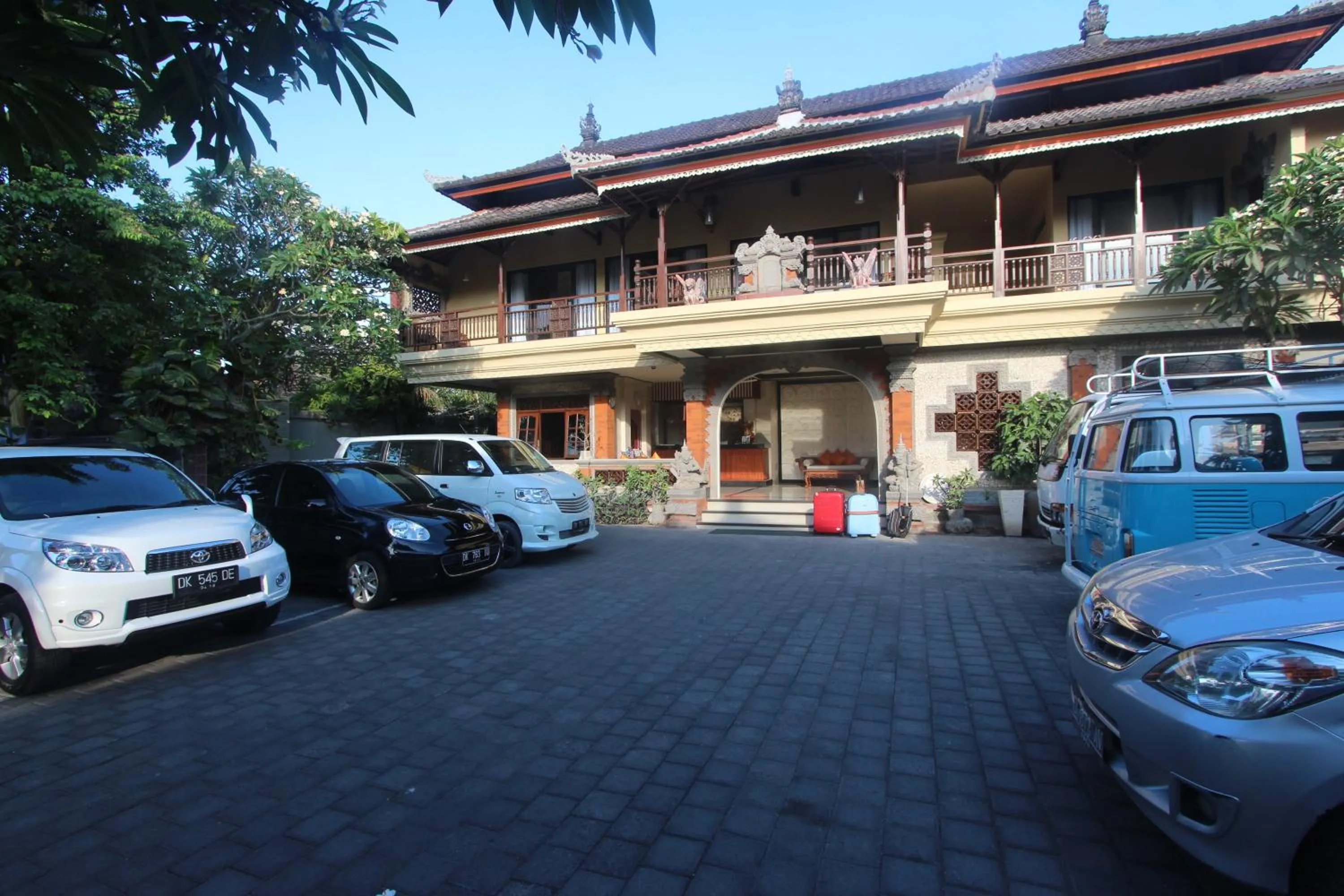 Facade/entrance in Taman Agung Hotel