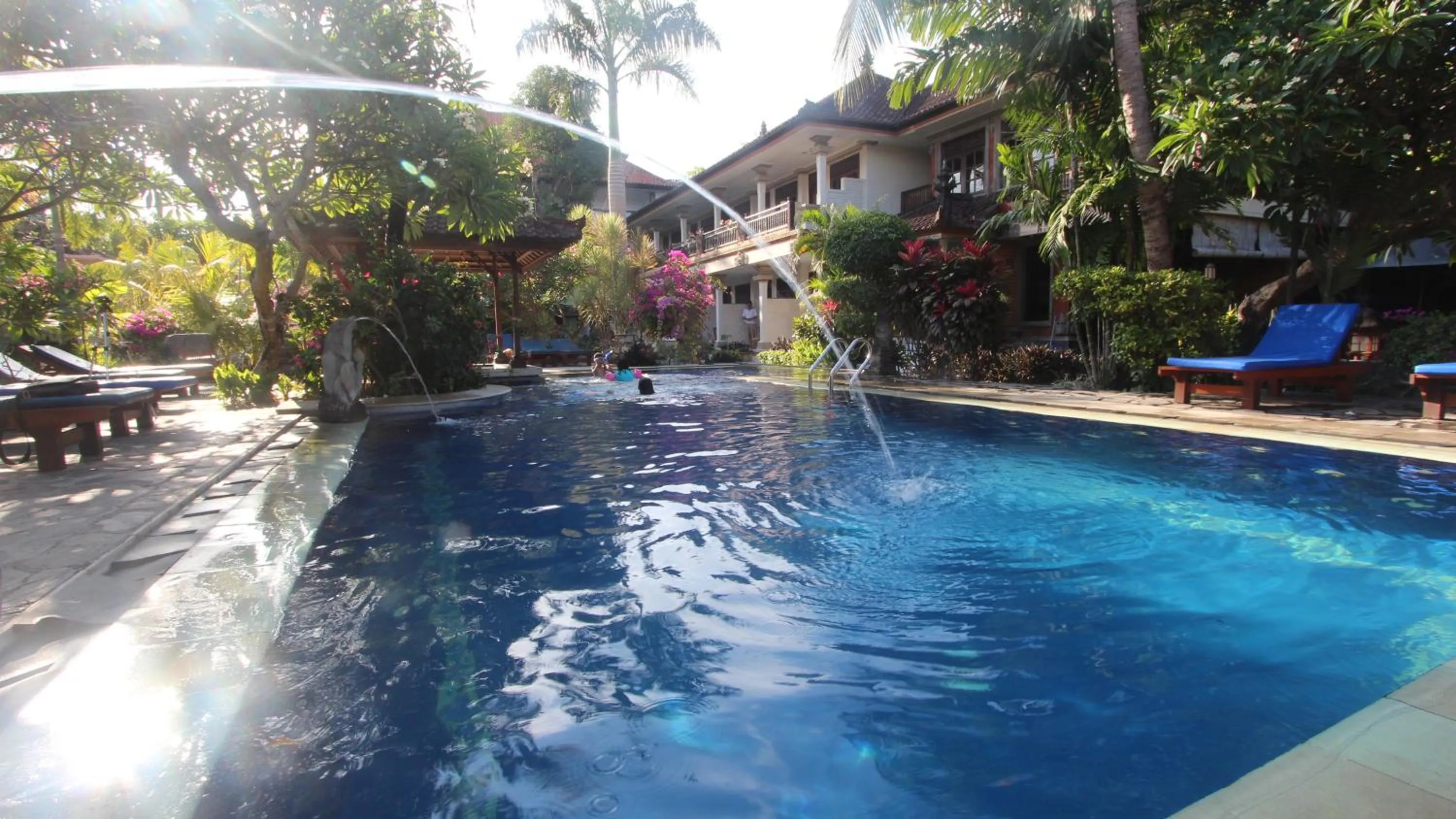 Swimming pool in Taman Agung Hotel